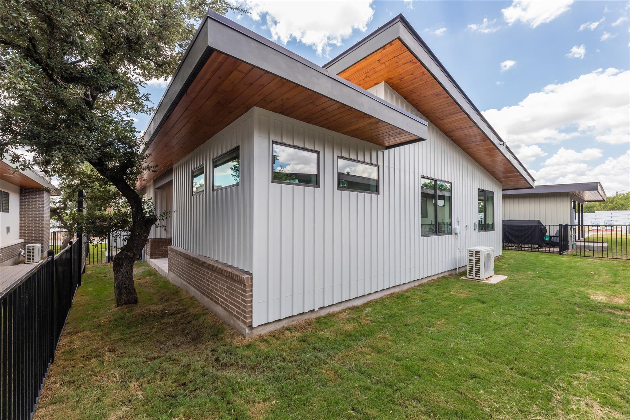 465 Starlight Village Loop # 26, Leander, TX 78641