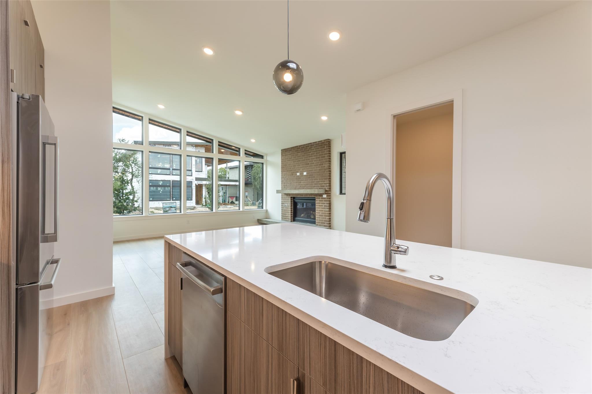 465 Starlight Village Loop # 26, Leander, TX 78641