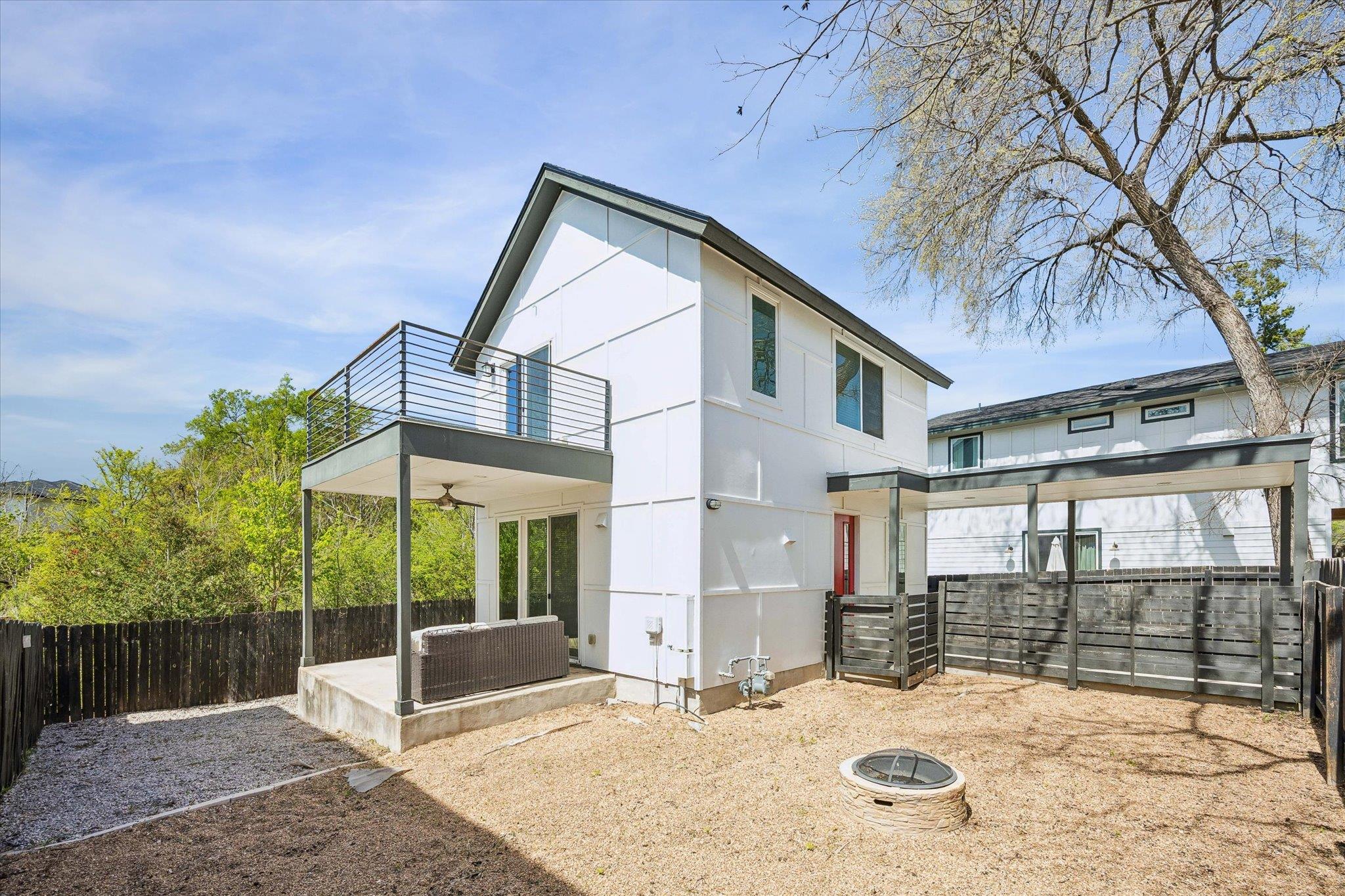 1182 Ridgeway Dr # B, Austin, TX 78702