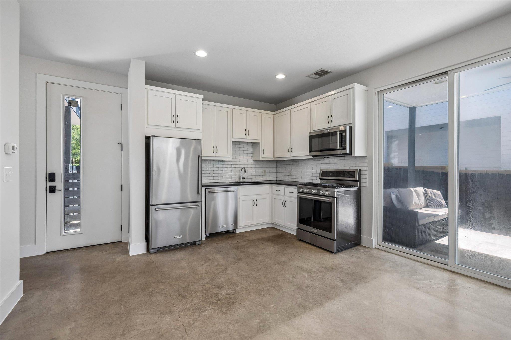 1182 Ridgeway Dr # B, Austin, TX 78702