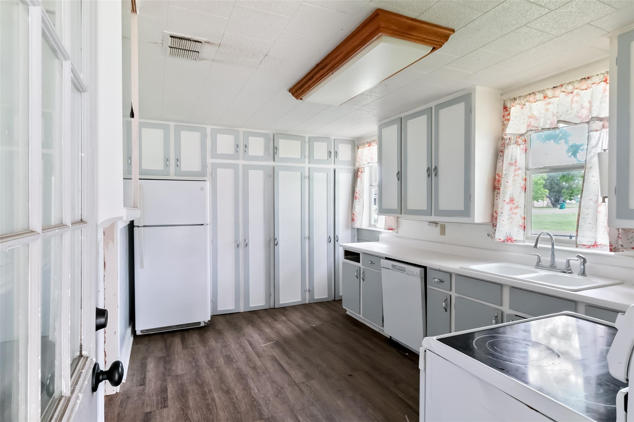 419 Avenue G, Marble Falls, TX 78654