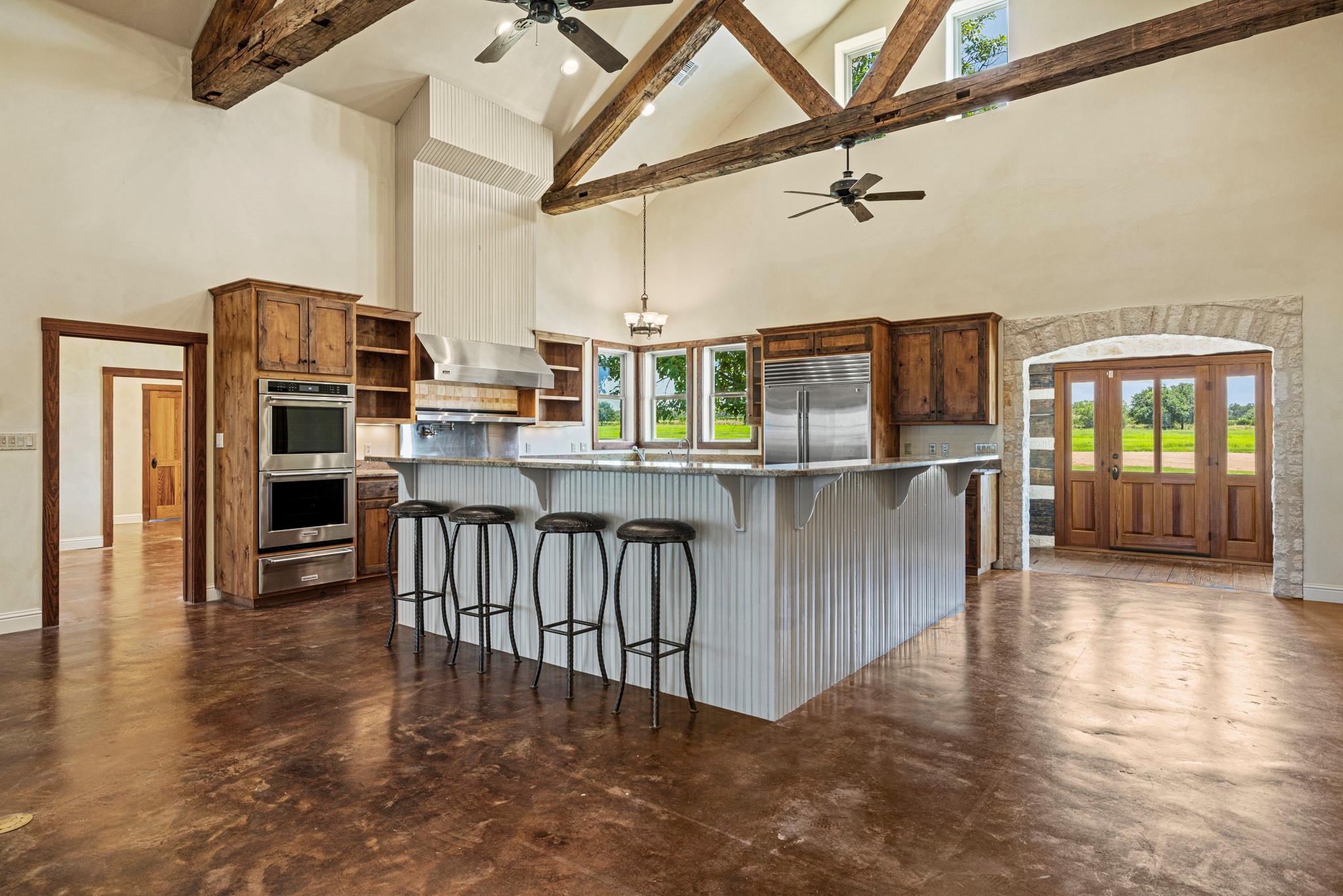 810 Clear Creek Ln, Fredericksburg, TX 78624