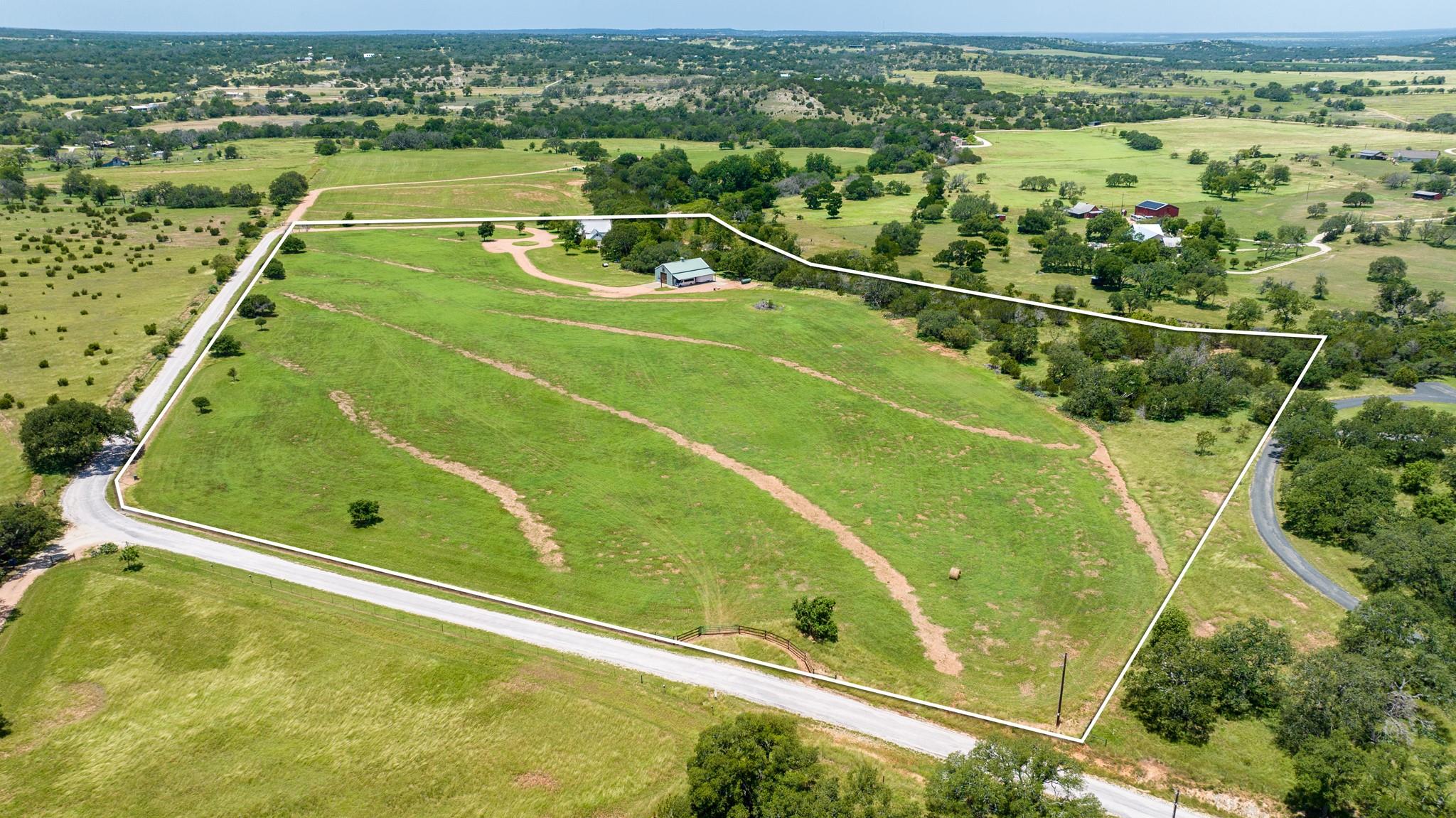 810 Clear Creek Ln, Fredericksburg, TX 78624