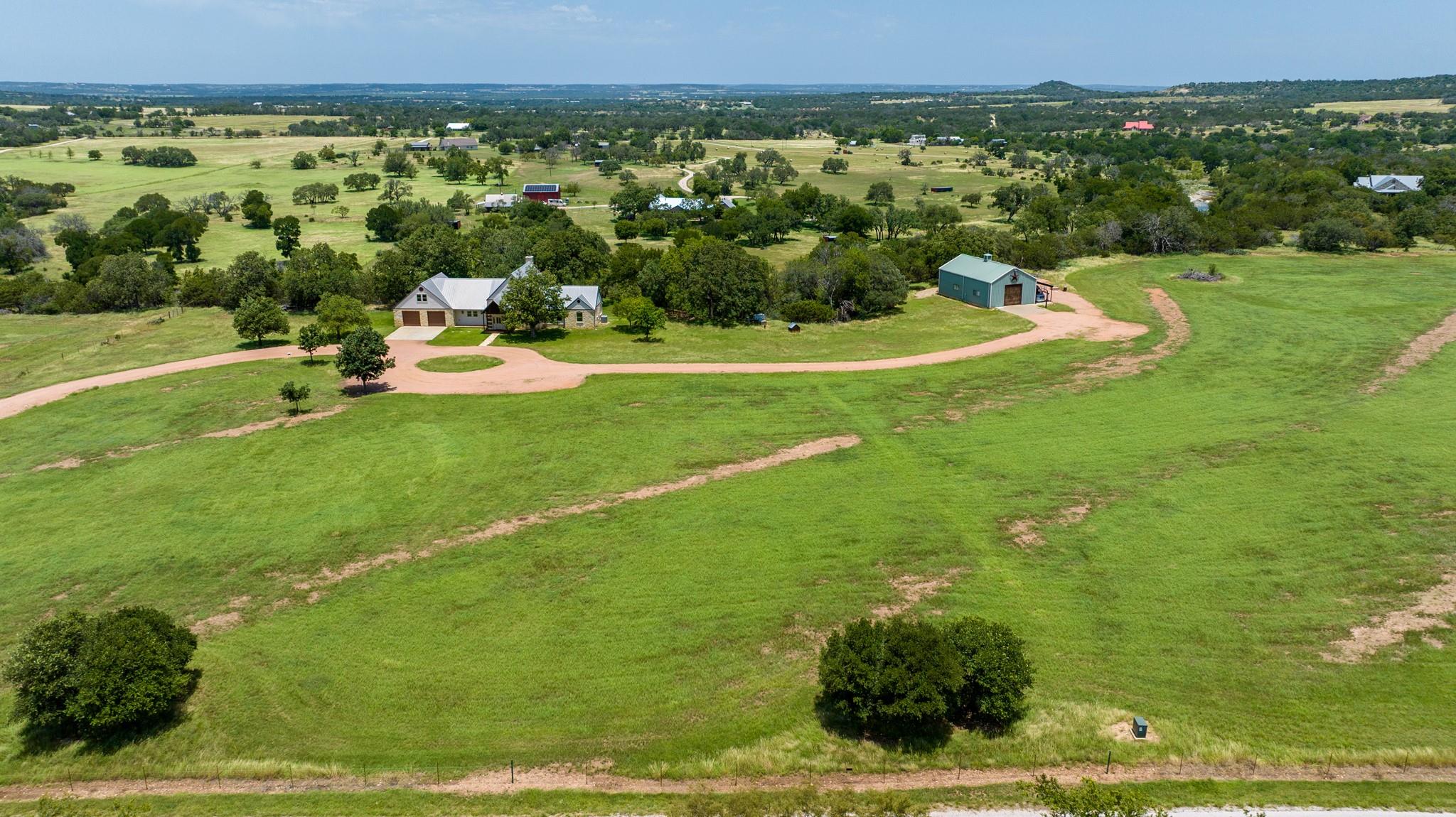 810 Clear Creek Ln, Fredericksburg, TX 78624