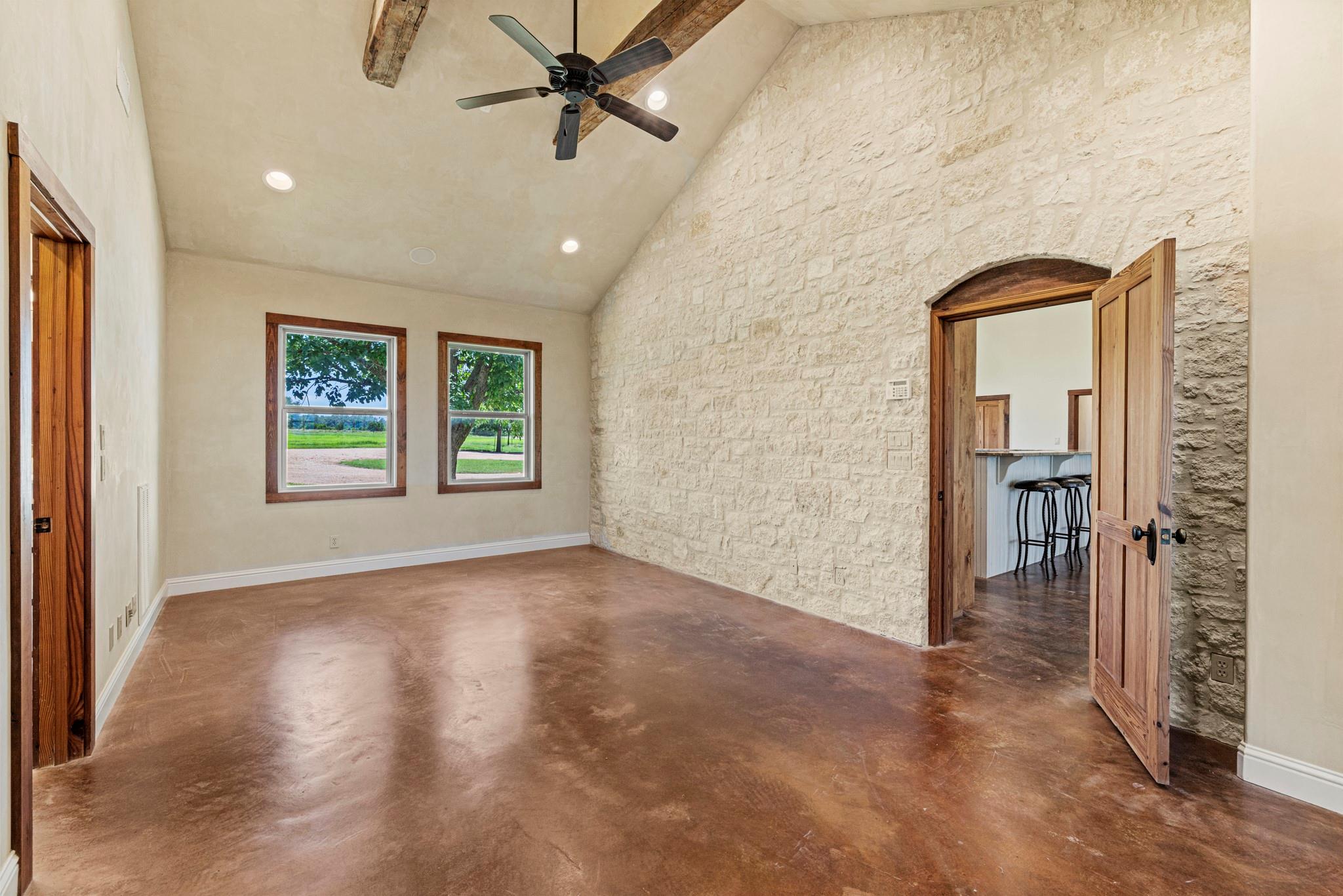 810 Clear Creek Ln, Fredericksburg, TX 78624