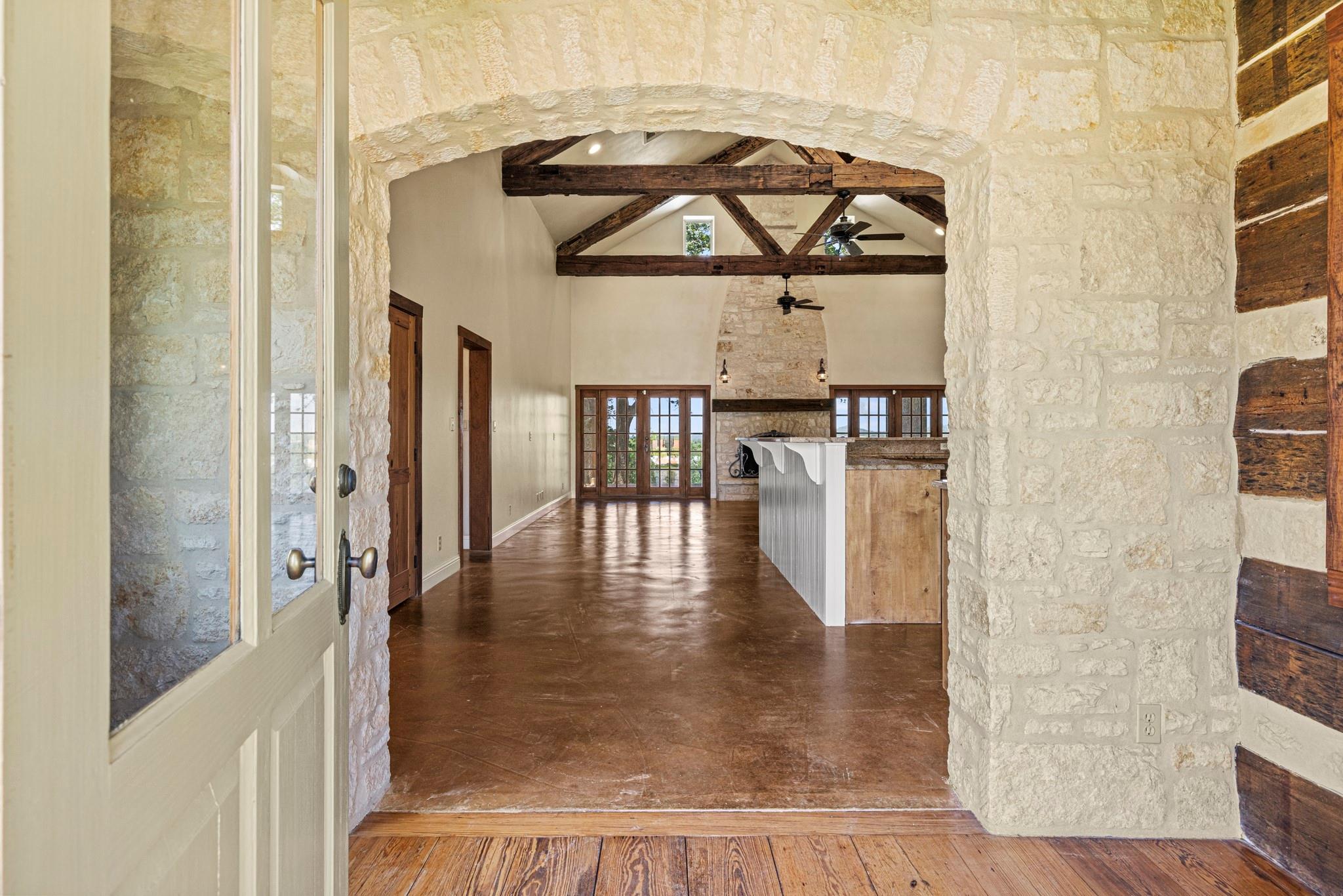 810 Clear Creek Ln, Fredericksburg, TX 78624