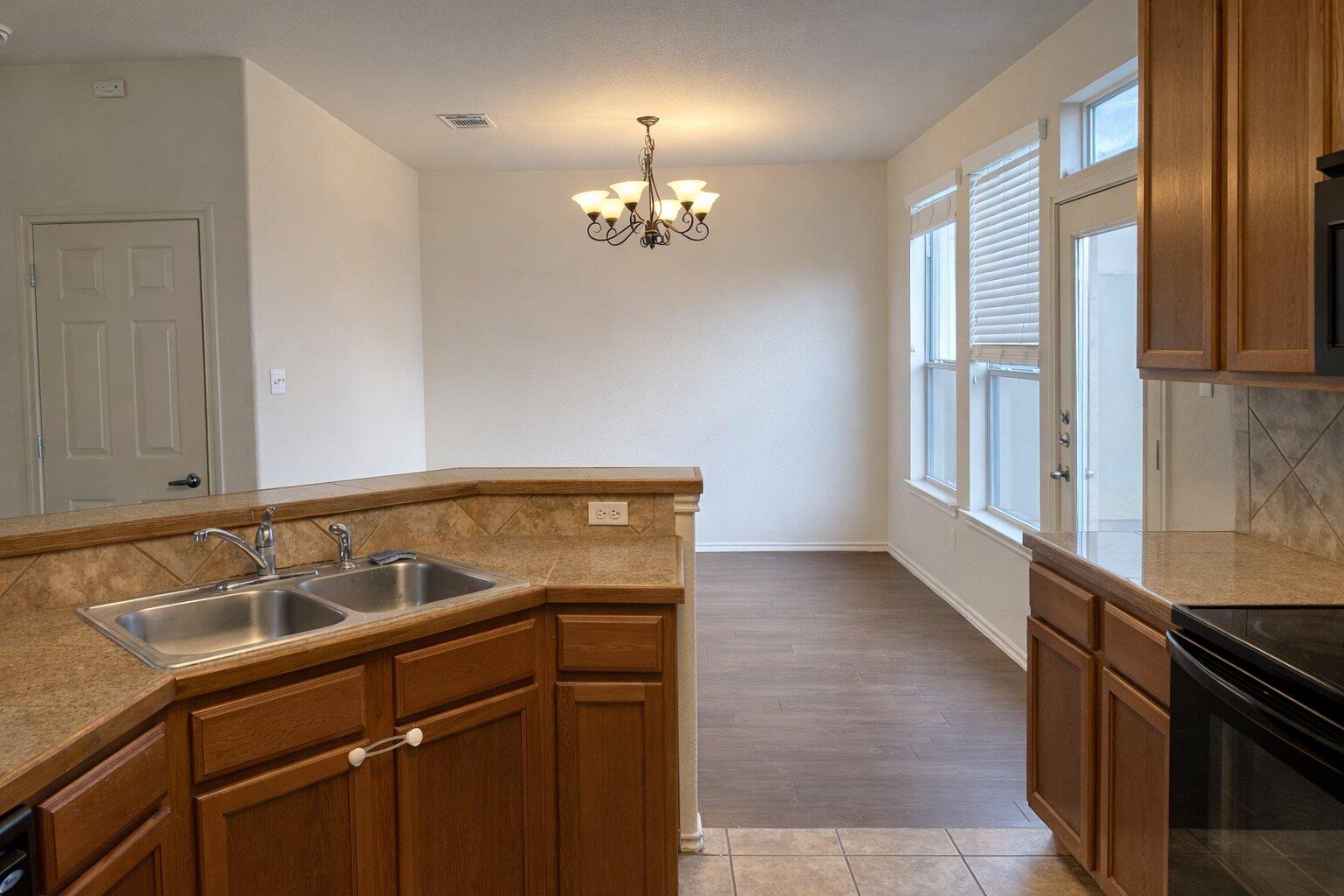 2410 Great Oaks Dr # 802, Round Rock, TX 78681