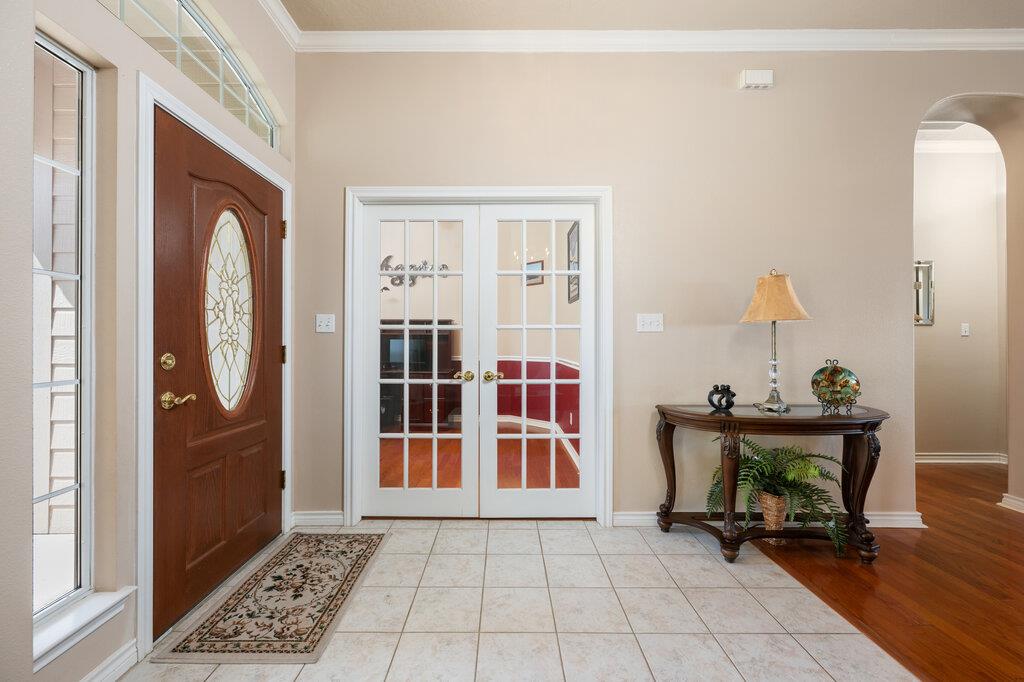 117 S Sentry Pt, Hutto, TX 78634