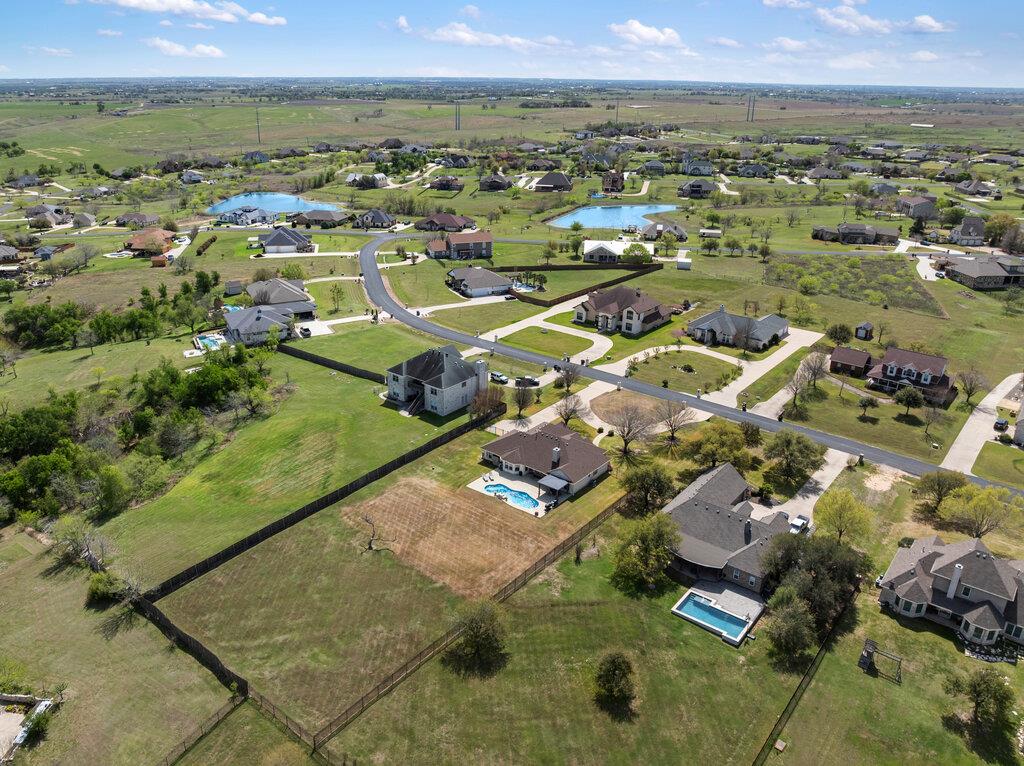 117 S Sentry Pt, Hutto, TX 78634