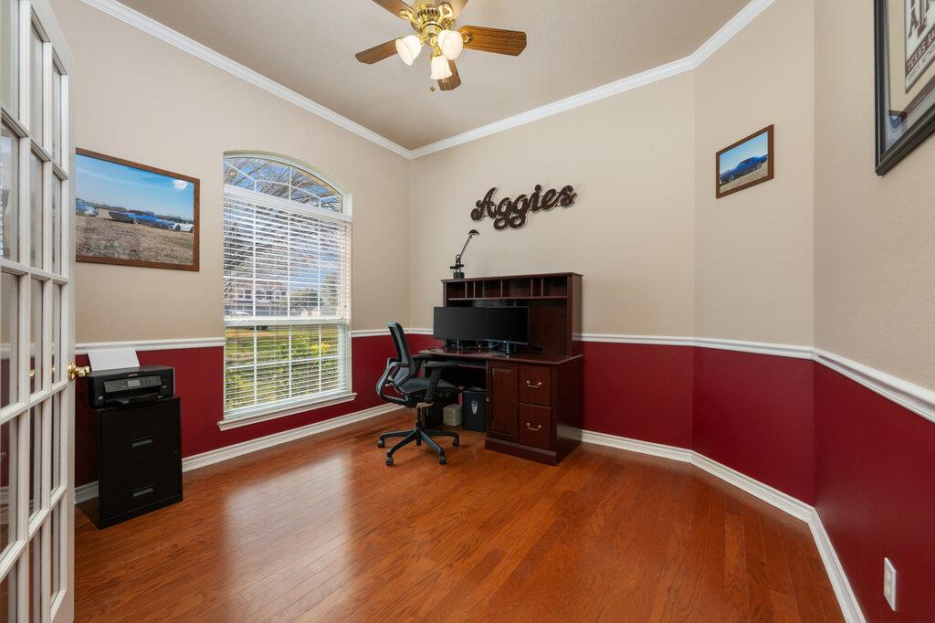 117 S Sentry Pt, Hutto, TX 78634