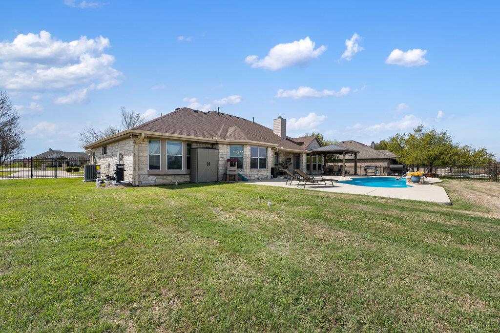 117 S Sentry Pt, Hutto, TX 78634
