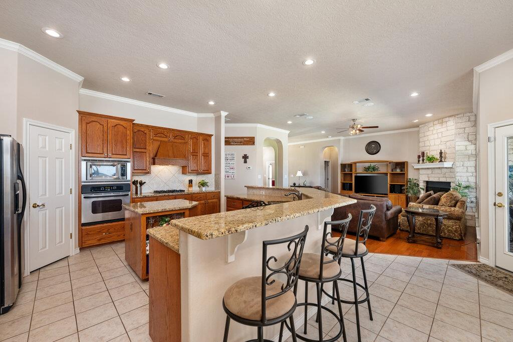 117 S Sentry Pt, Hutto, TX 78634