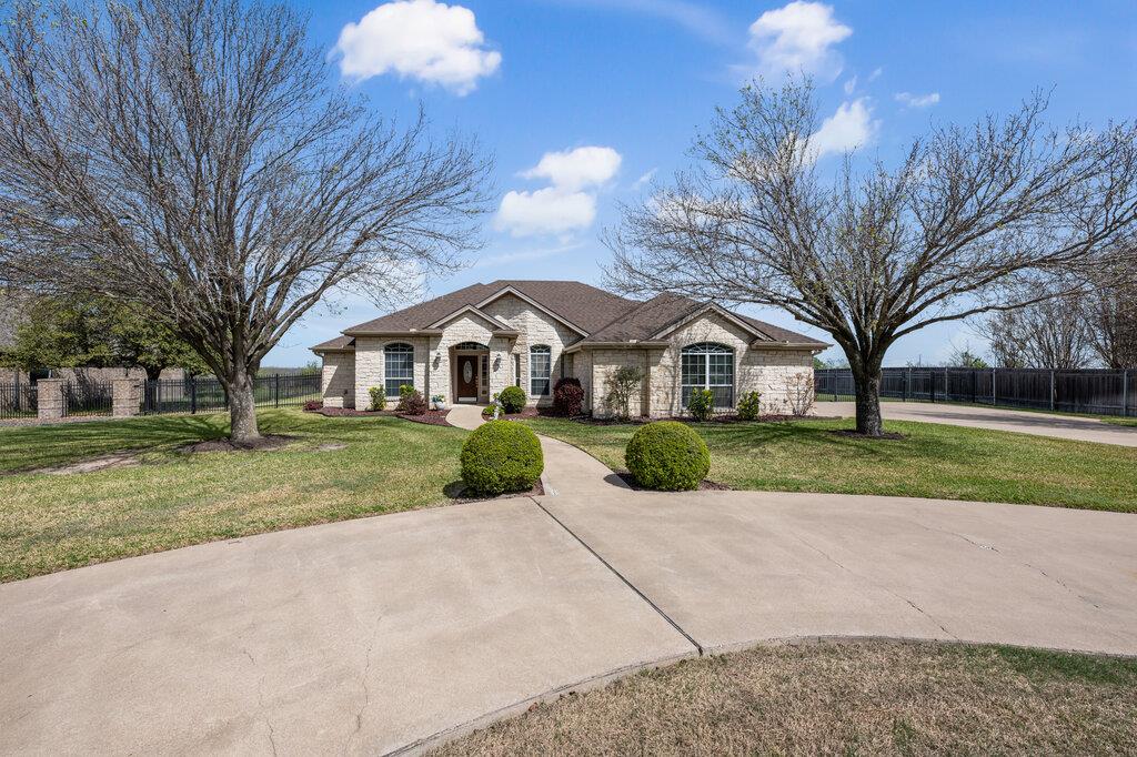 117 S Sentry Pt, Hutto, TX 78634