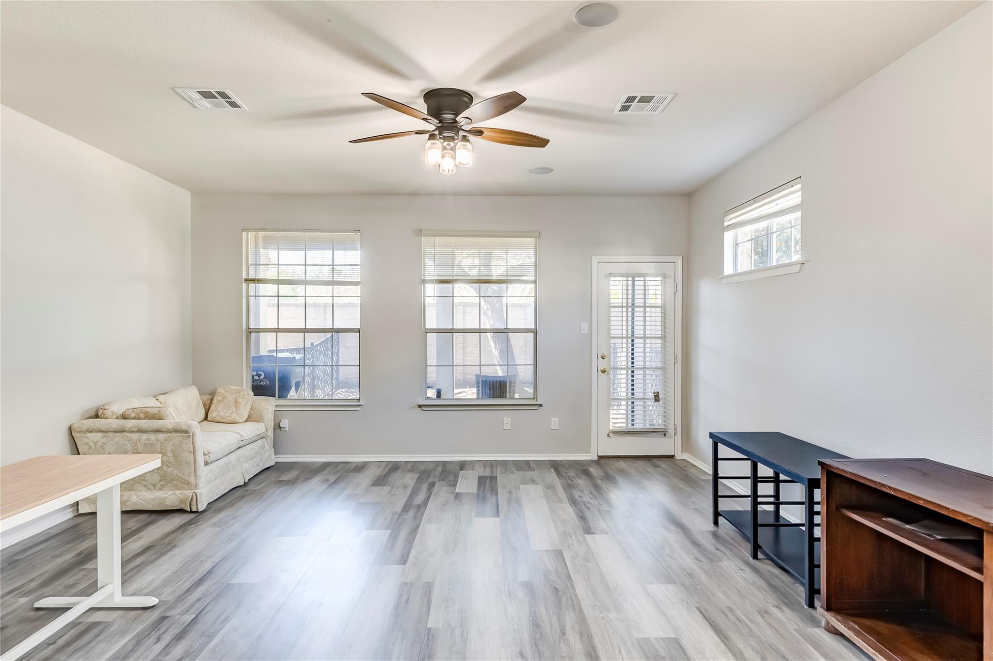 16100 S Great Oaks Dr # 102, Round Rock, TX 78681