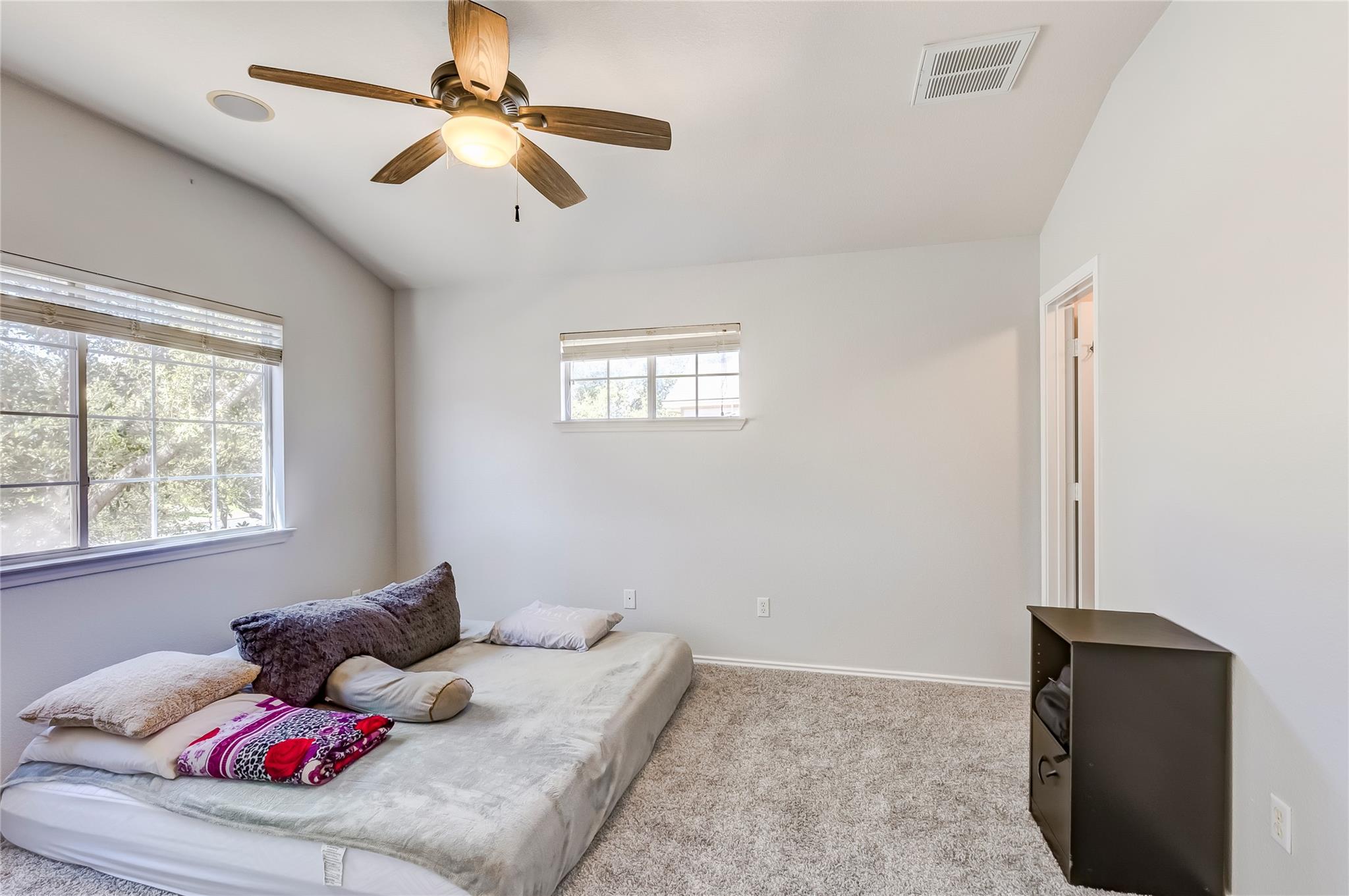 16100 S Great Oaks Dr # 102, Round Rock, TX 78681