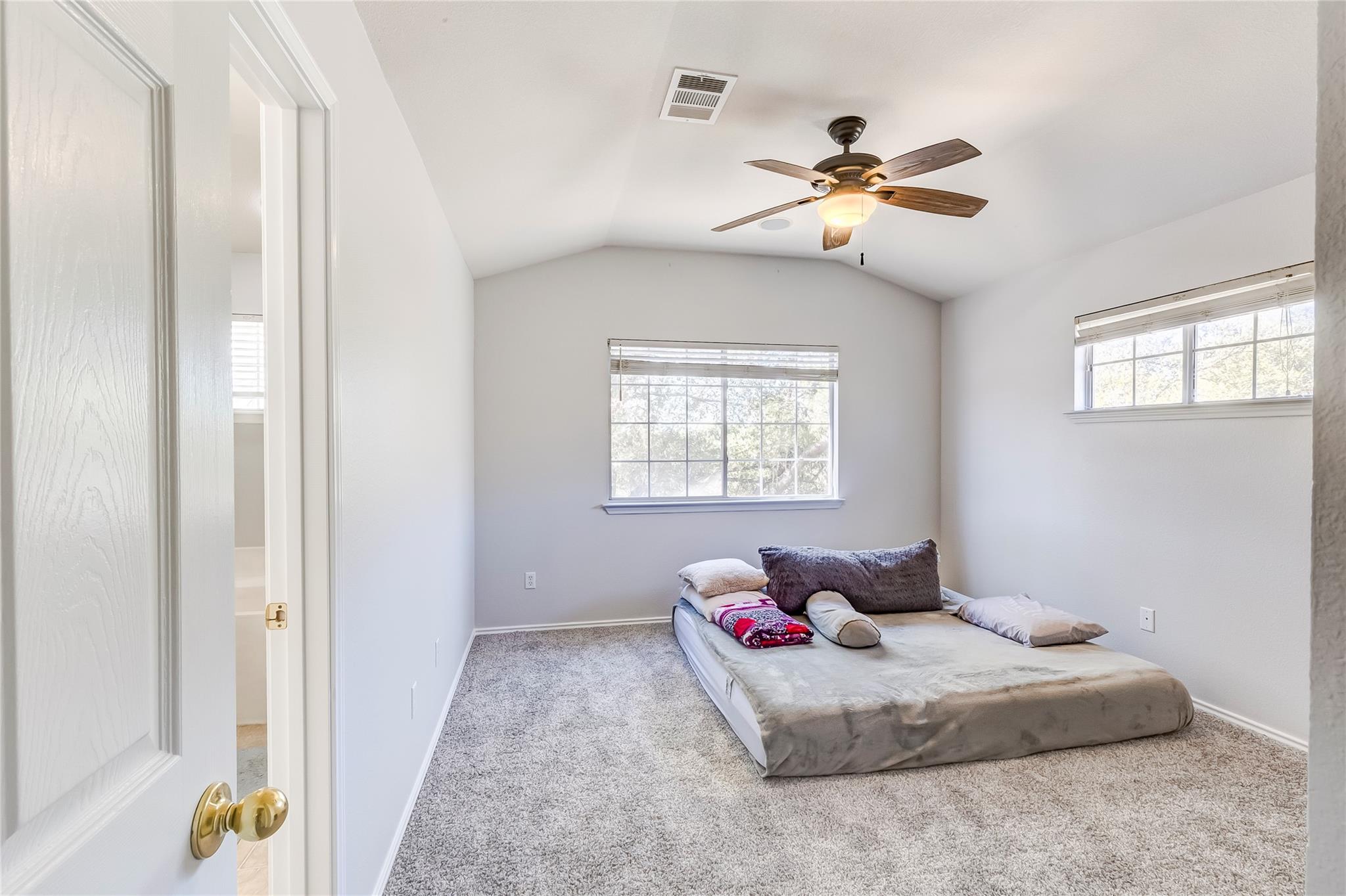 16100 S Great Oaks Dr # 102, Round Rock, TX 78681