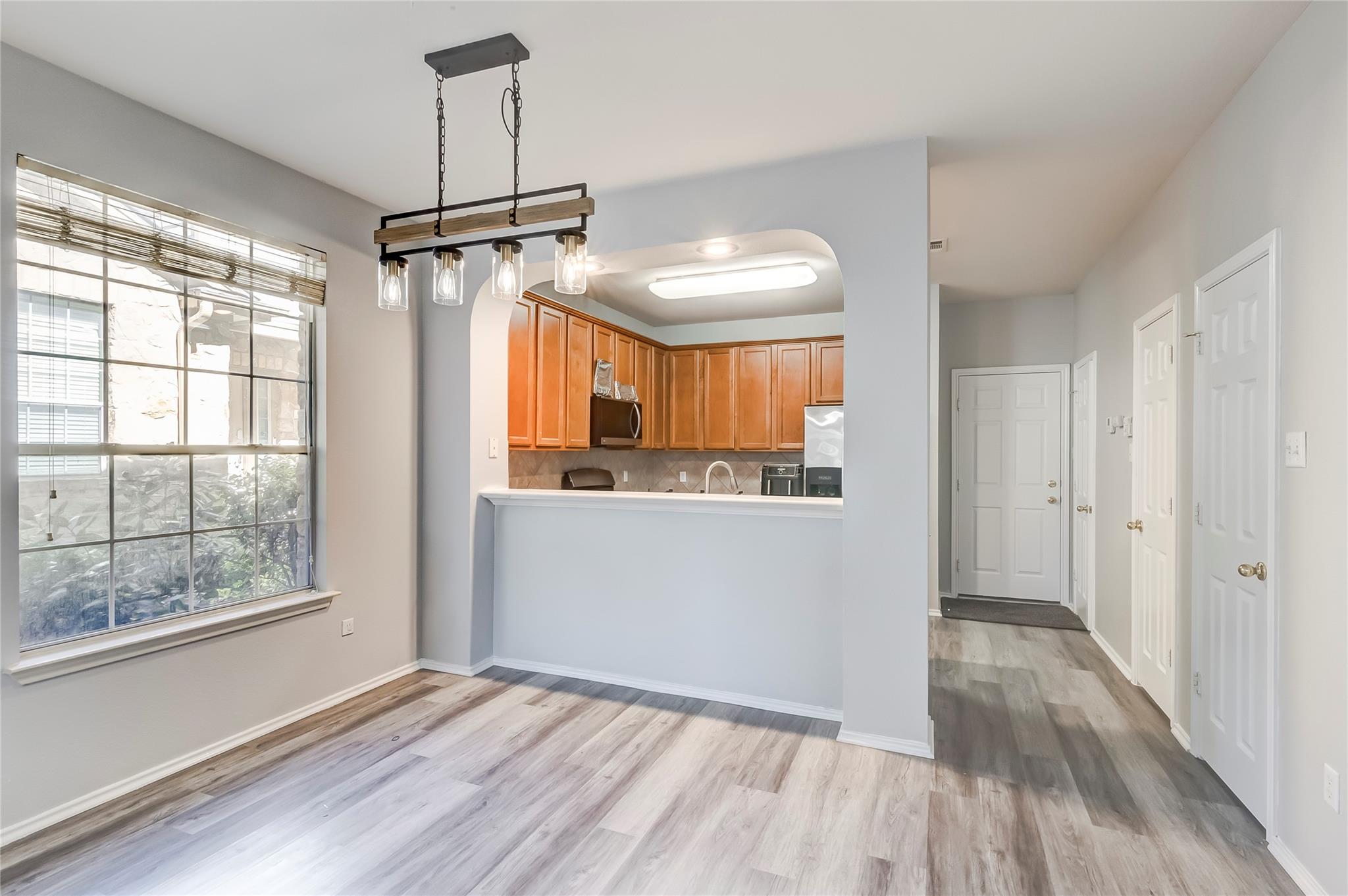 16100 S Great Oaks Dr # 102, Round Rock, TX 78681