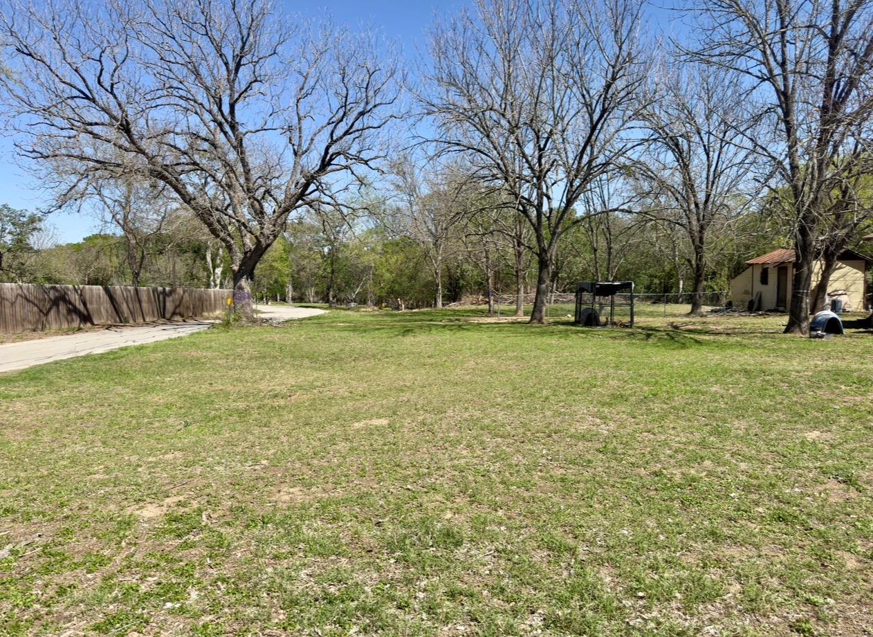 600 Sabine St, Lockhart, TX 78644