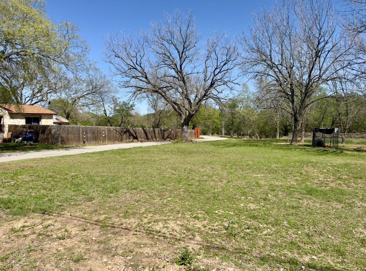 600 Sabine St, Lockhart, TX 78644