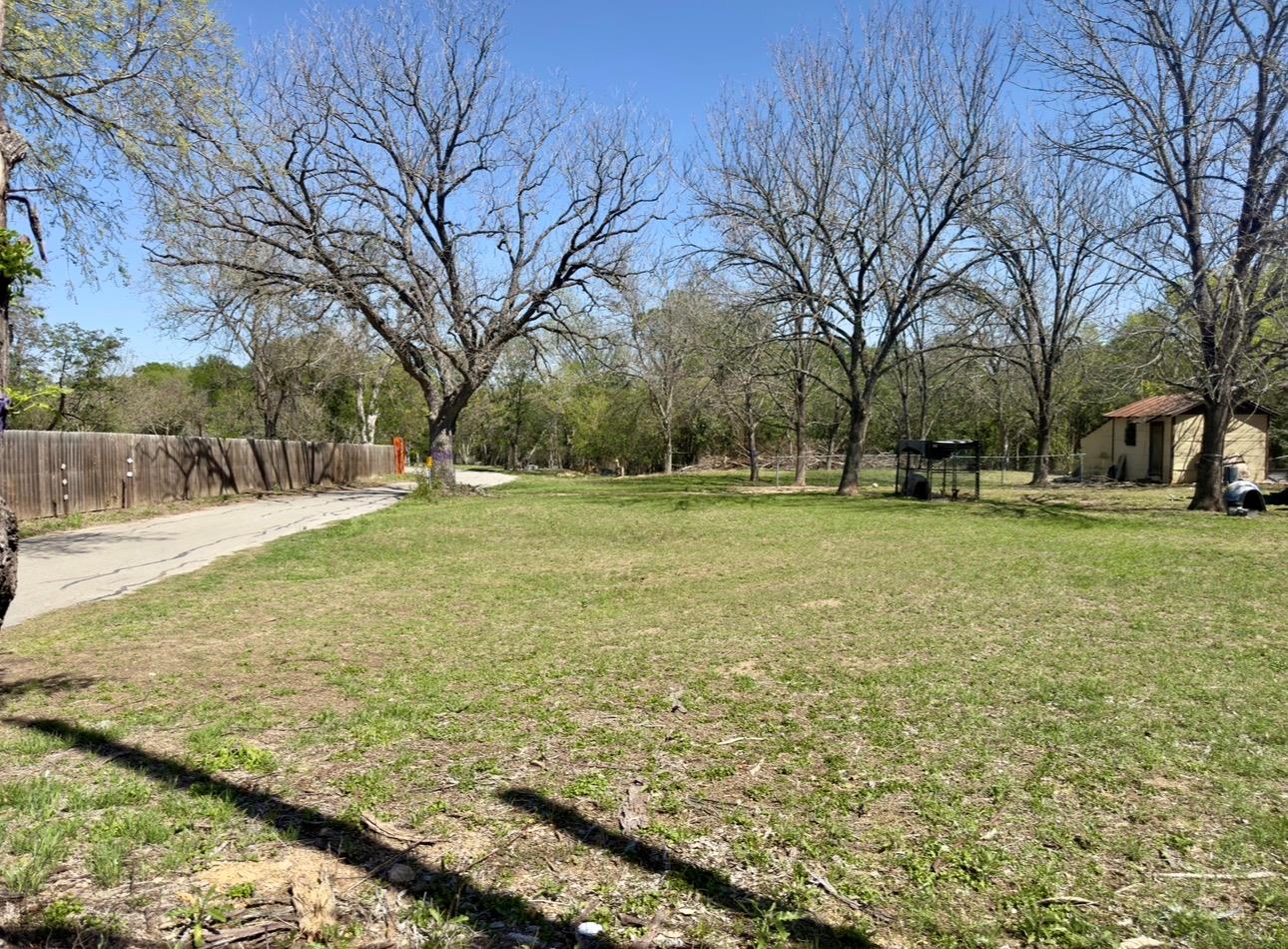 600 Sabine St, Lockhart, TX 78644