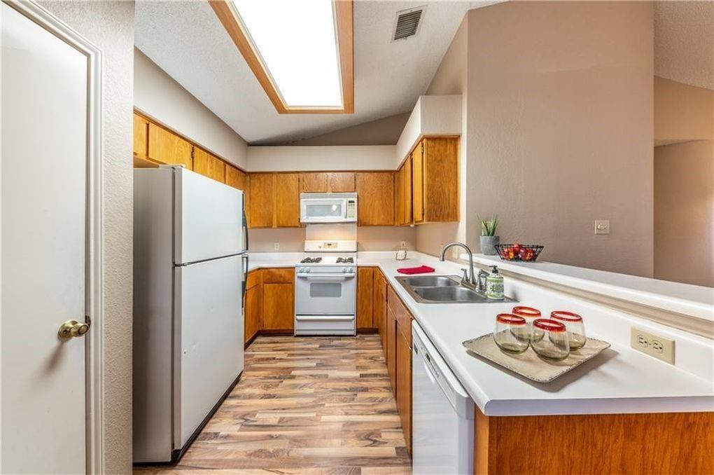 3010 Red Bay Dr, Cedar Park, TX 78613