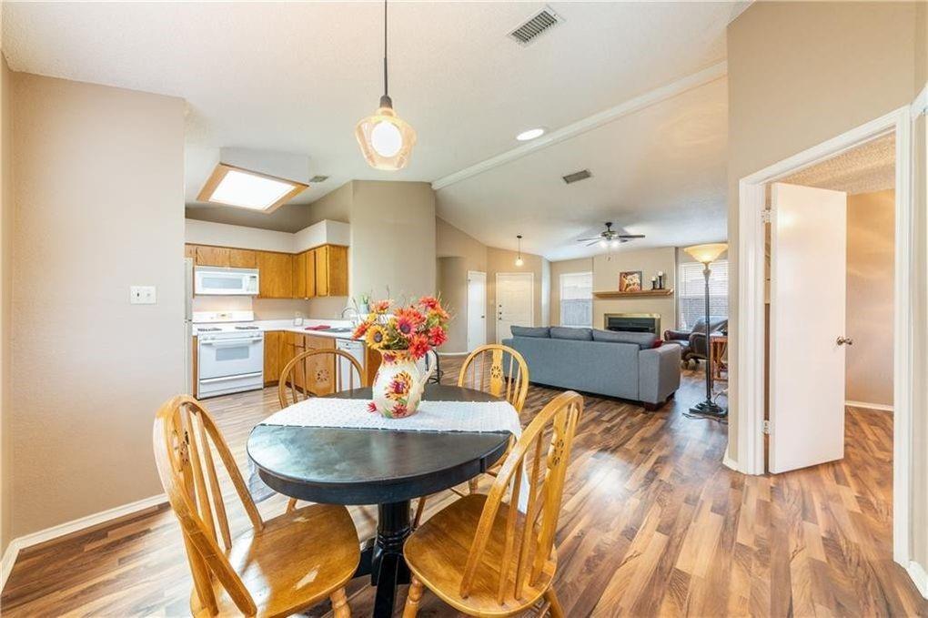 3010 Red Bay Dr, Cedar Park, TX 78613