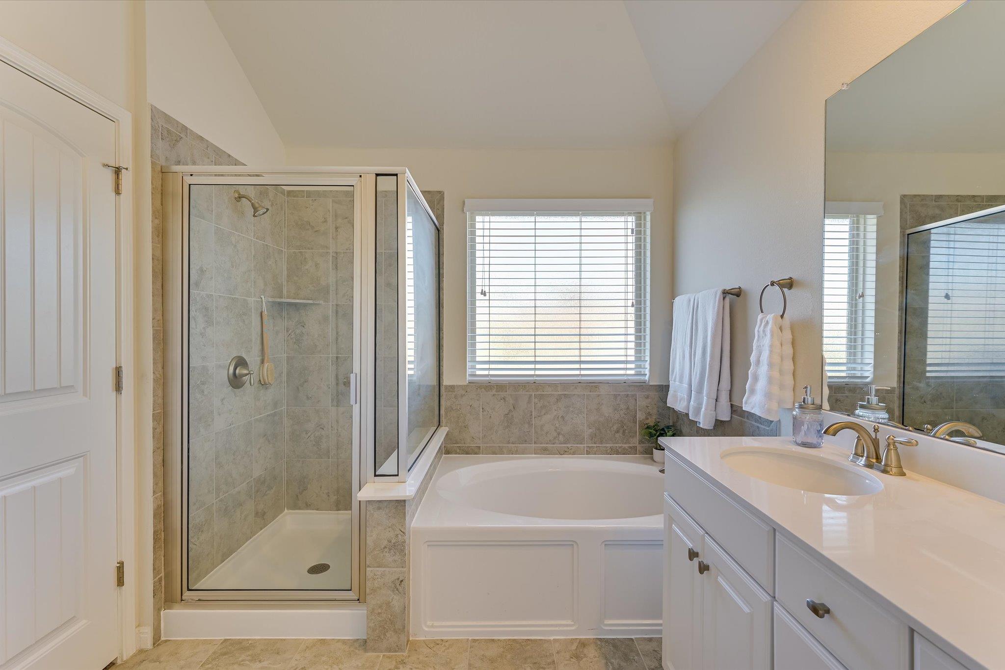 135 Tailwind Dr, Kyle, TX 78640