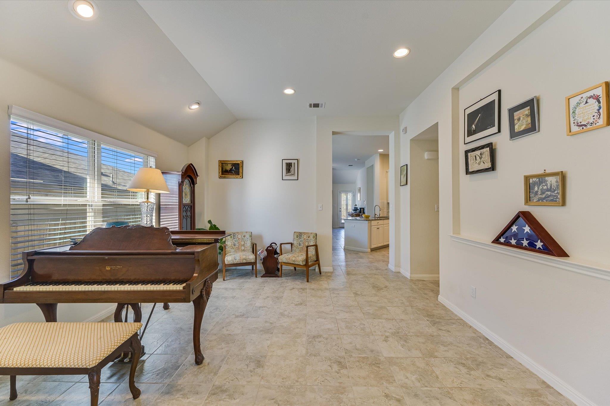 135 Tailwind Dr, Kyle, TX 78640