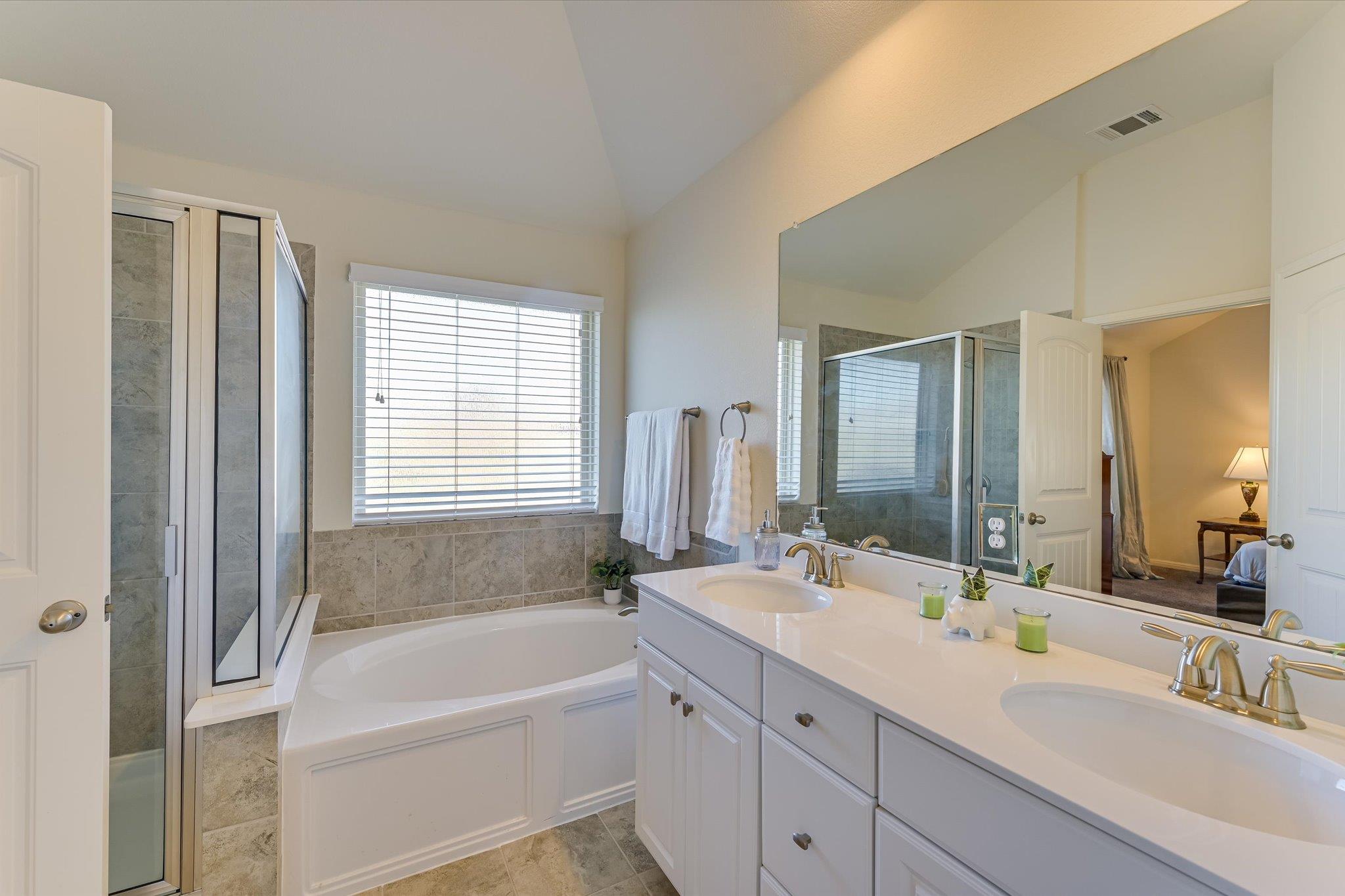 135 Tailwind Dr, Kyle, TX 78640