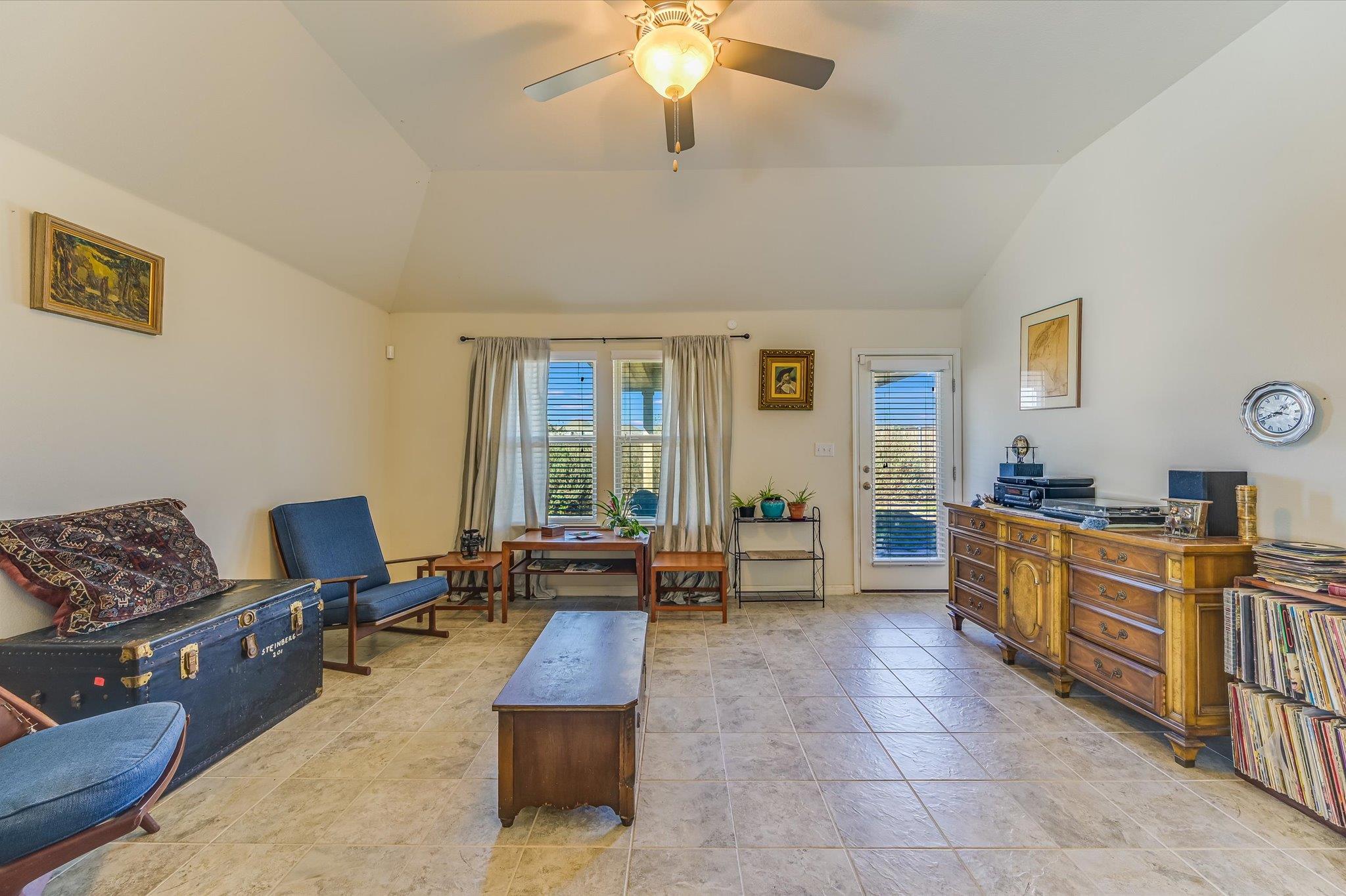 135 Tailwind Dr, Kyle, TX 78640