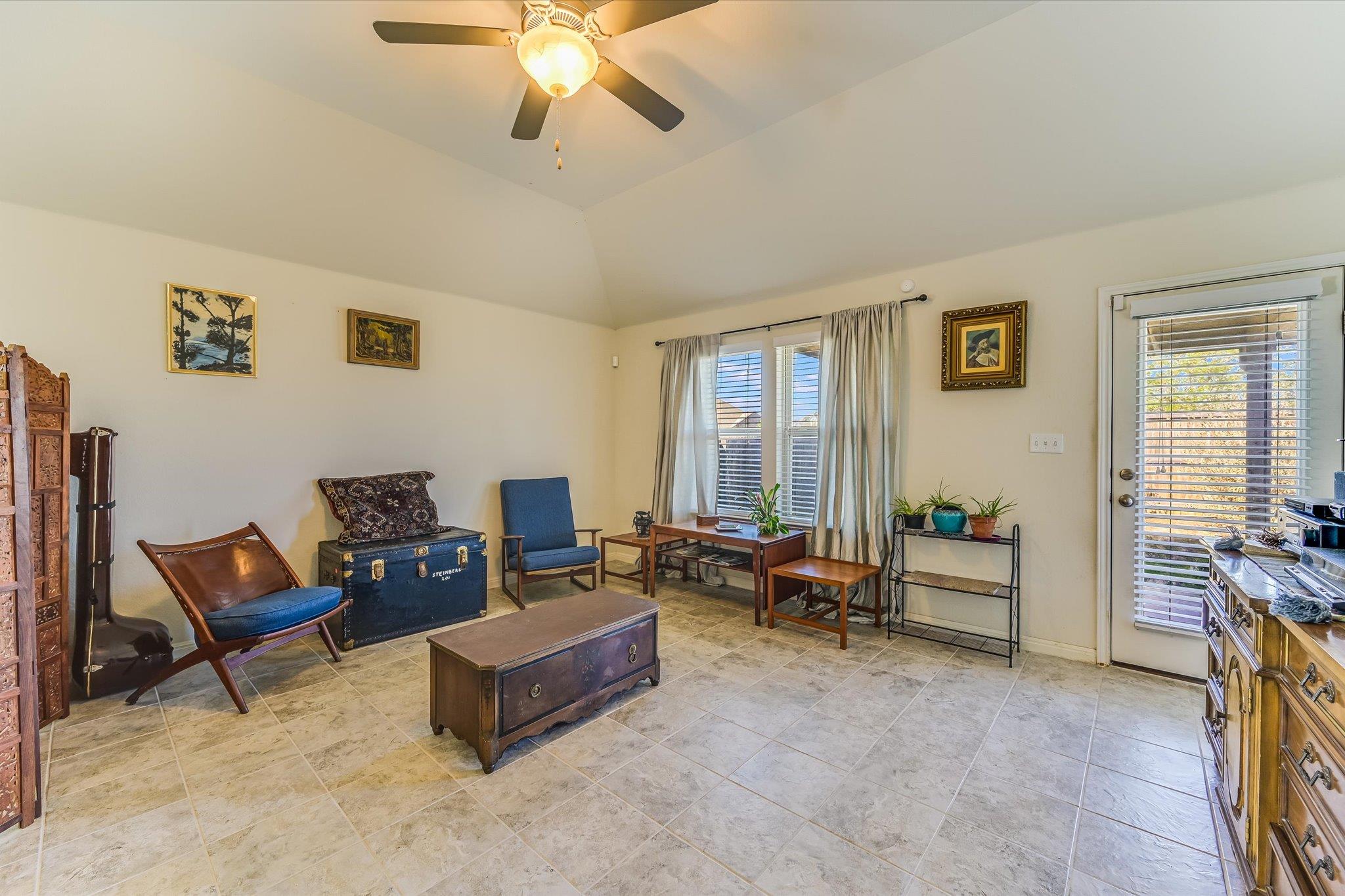 135 Tailwind Dr, Kyle, TX 78640