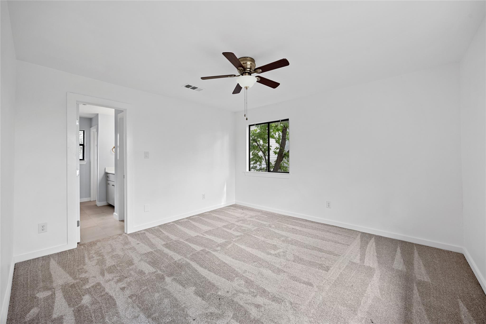 2102 E 8th St, Austin, TX 78702