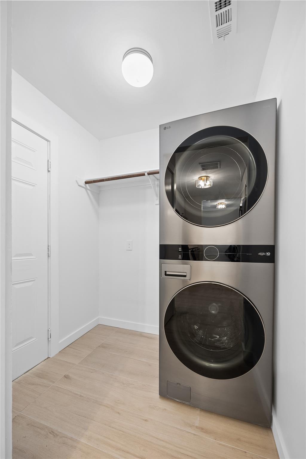 2102 E 8th St, Austin, TX 78702