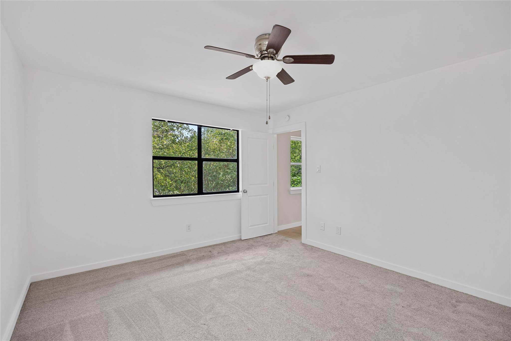 2102 E 8th St, Austin, TX 78702