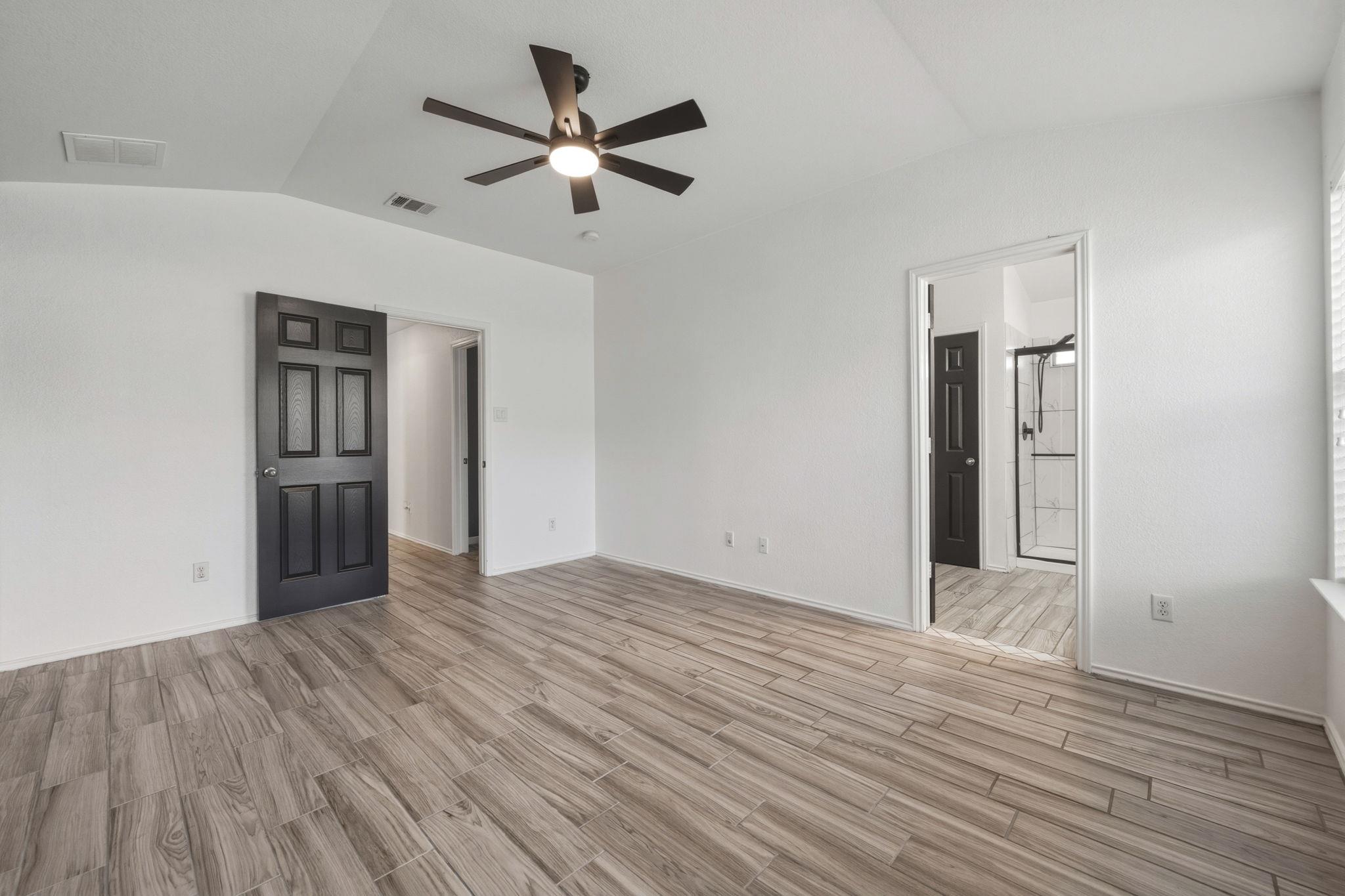 208 Hyltin St, Hutto, TX 78634