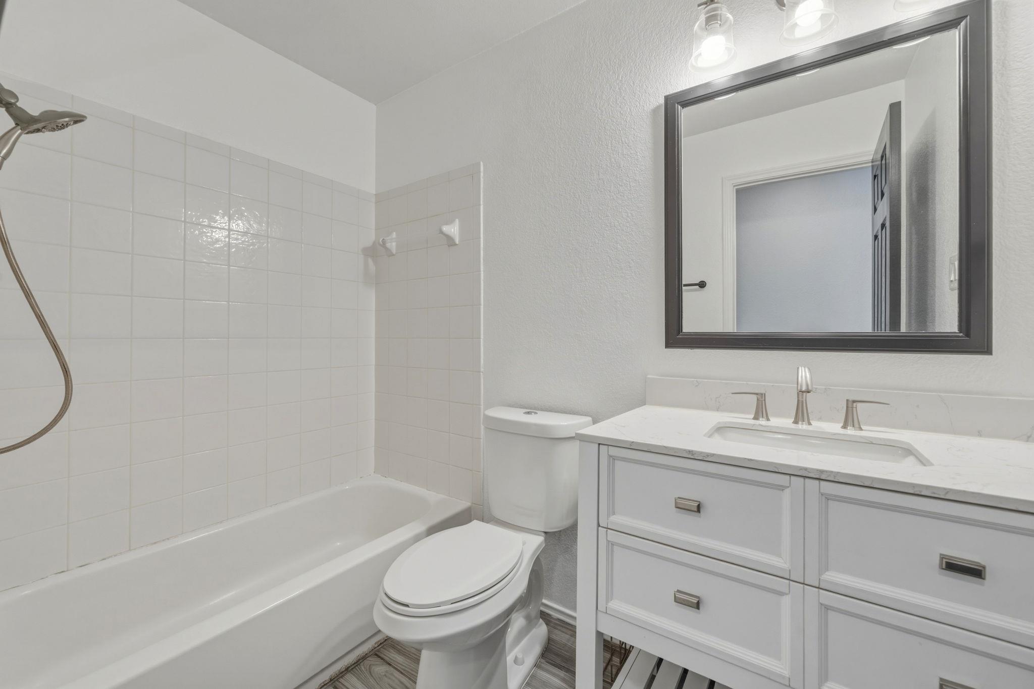 208 Hyltin St, Hutto, TX 78634