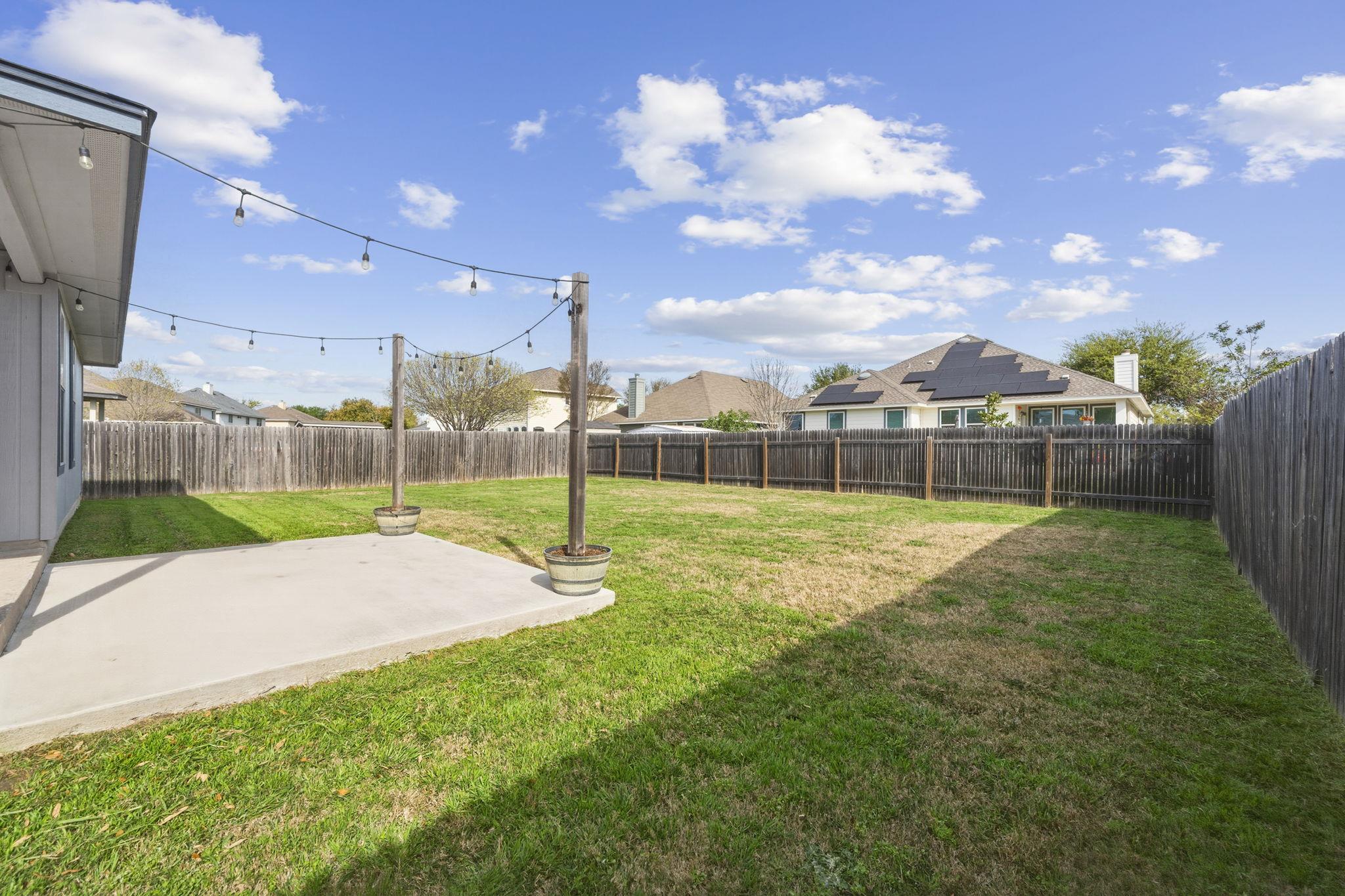 208 Hyltin St, Hutto, TX 78634