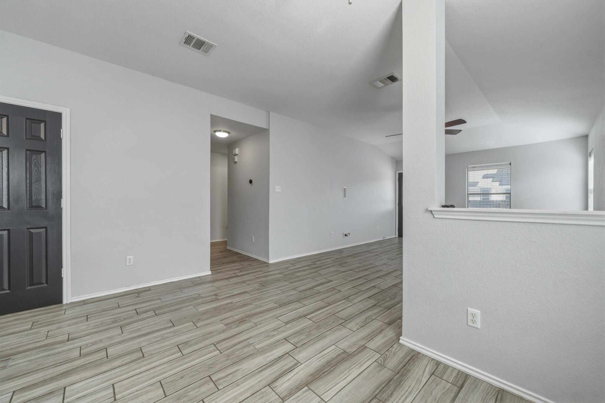 208 Hyltin St, Hutto, TX 78634