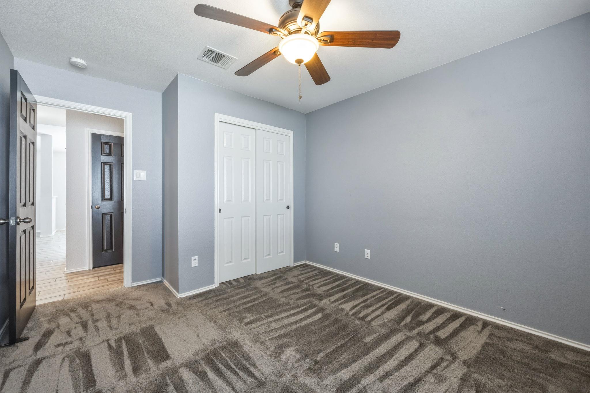 208 Hyltin St, Hutto, TX 78634