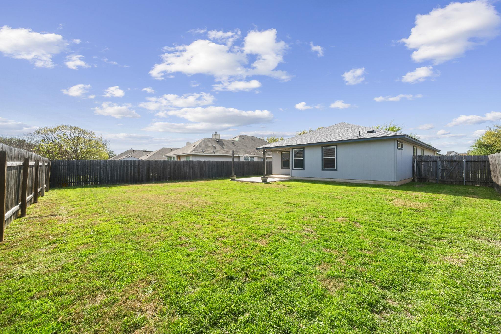 208 Hyltin St, Hutto, TX 78634