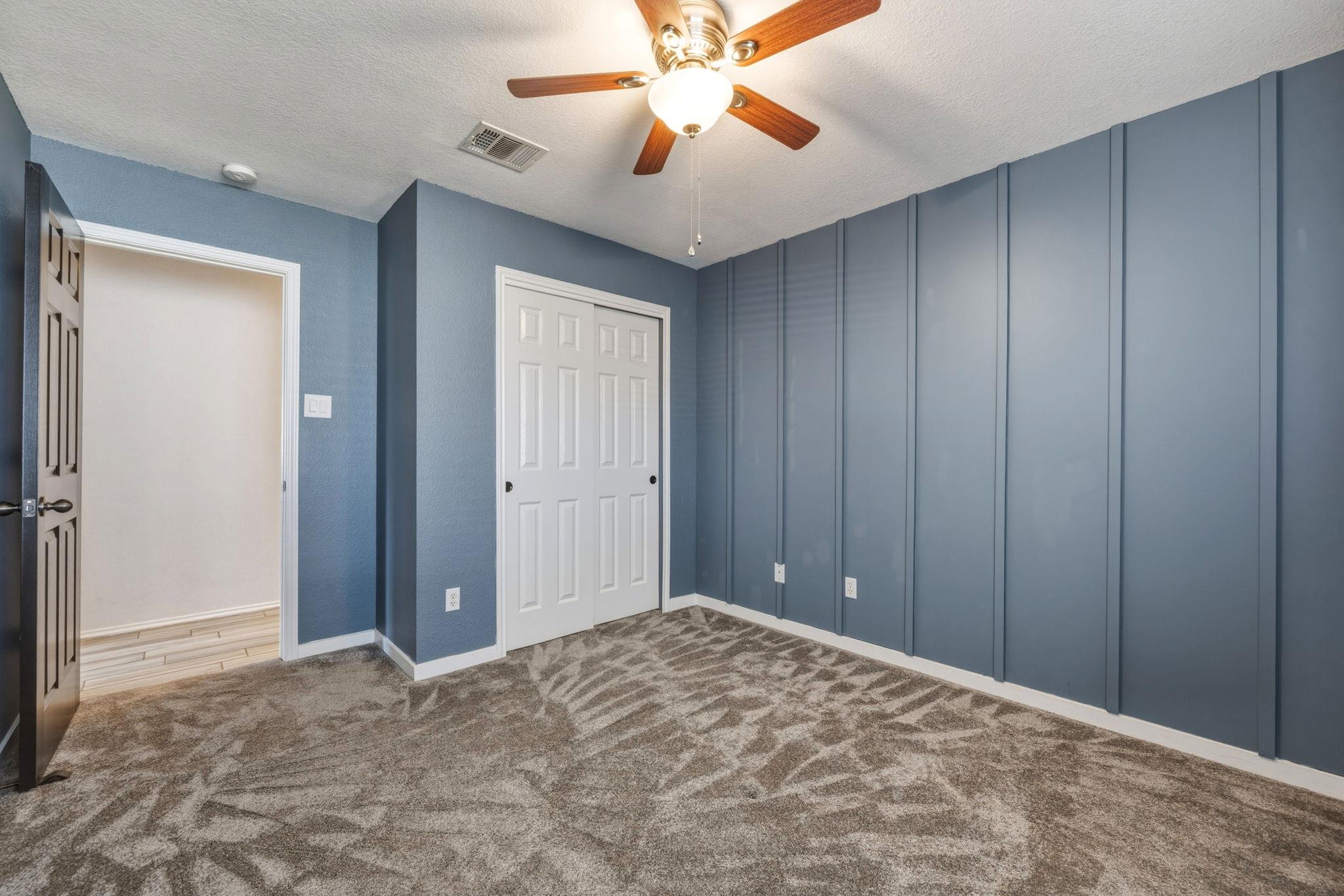 208 Hyltin St, Hutto, TX 78634