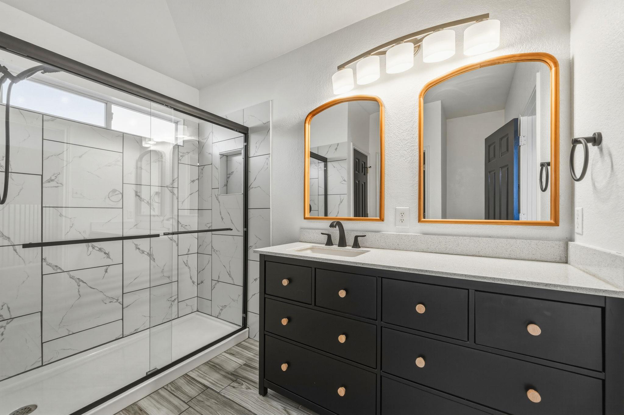 208 Hyltin St, Hutto, TX 78634