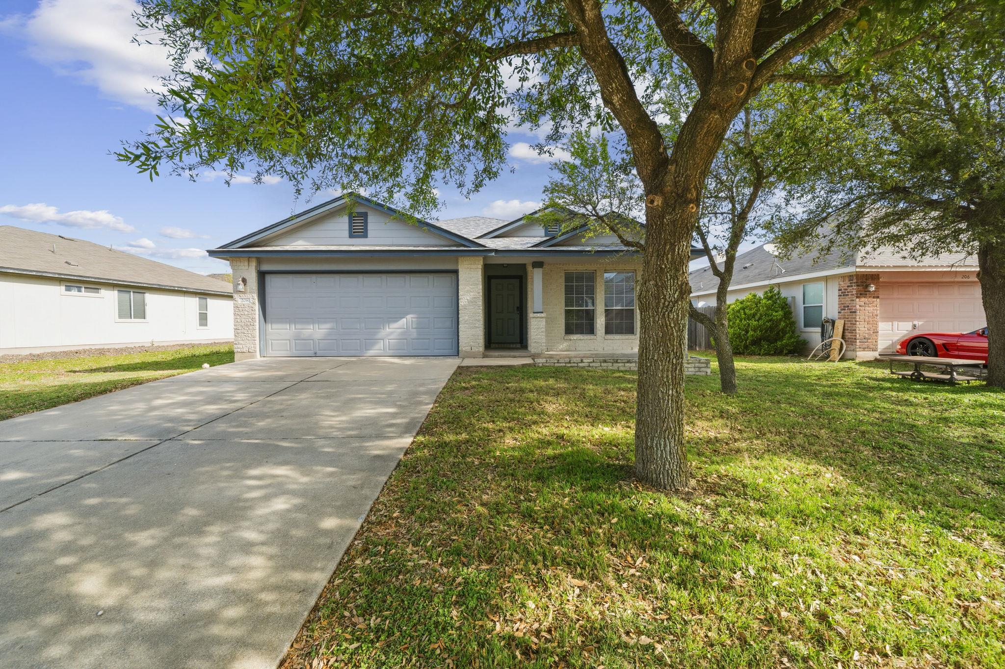 208 Hyltin St, Hutto, TX 78634