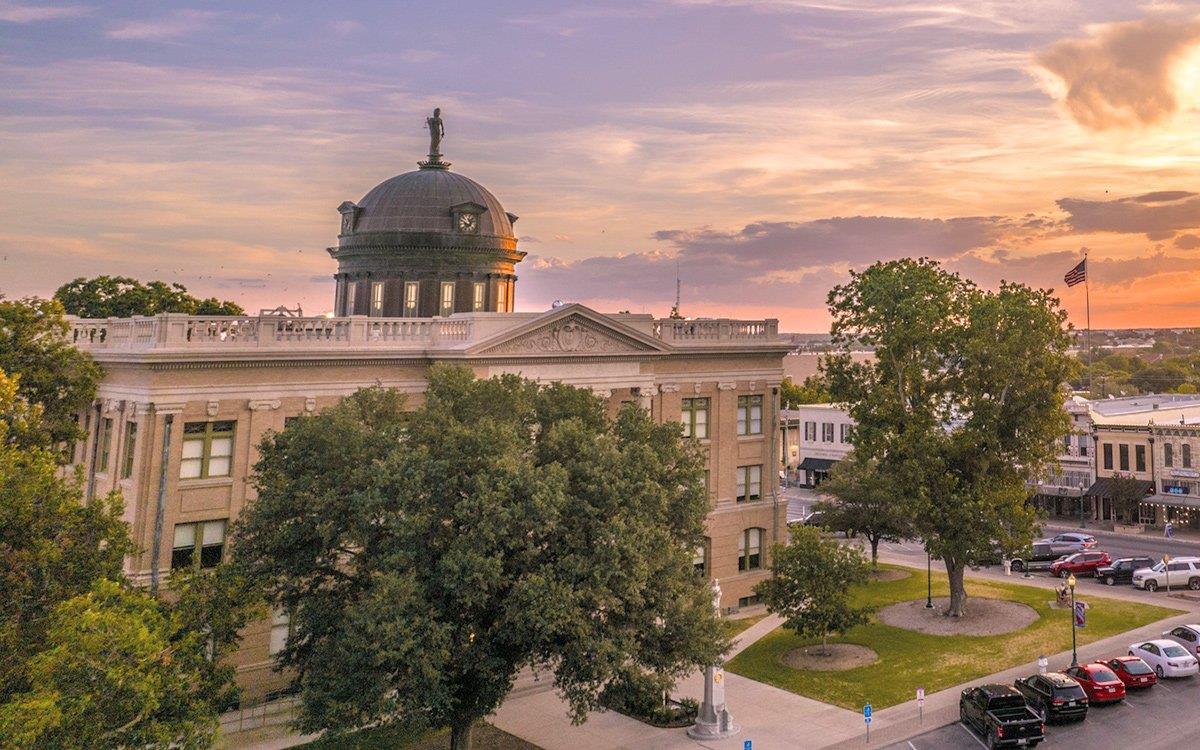 1412 Paxton Ln, Florence, TX 78633