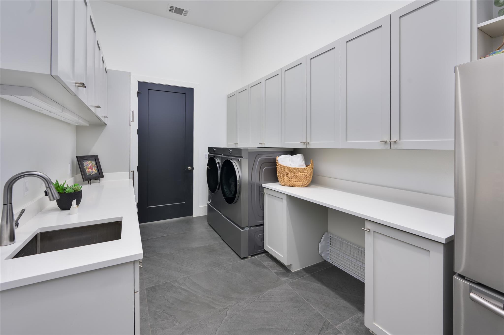 4300 Derrick Cv, Spicewood, TX 78669