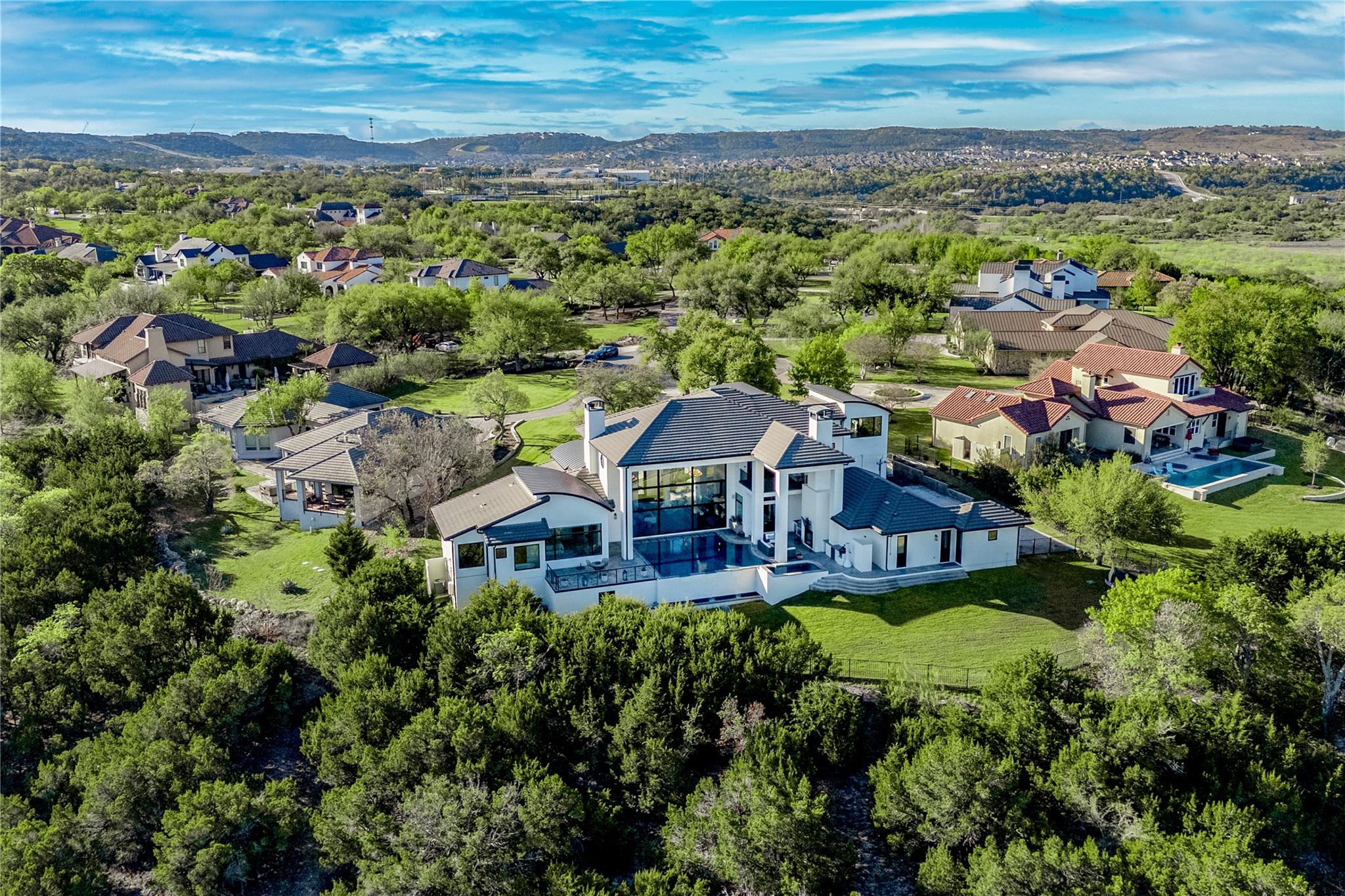 4300 Derrick Cv, Spicewood, TX 78669