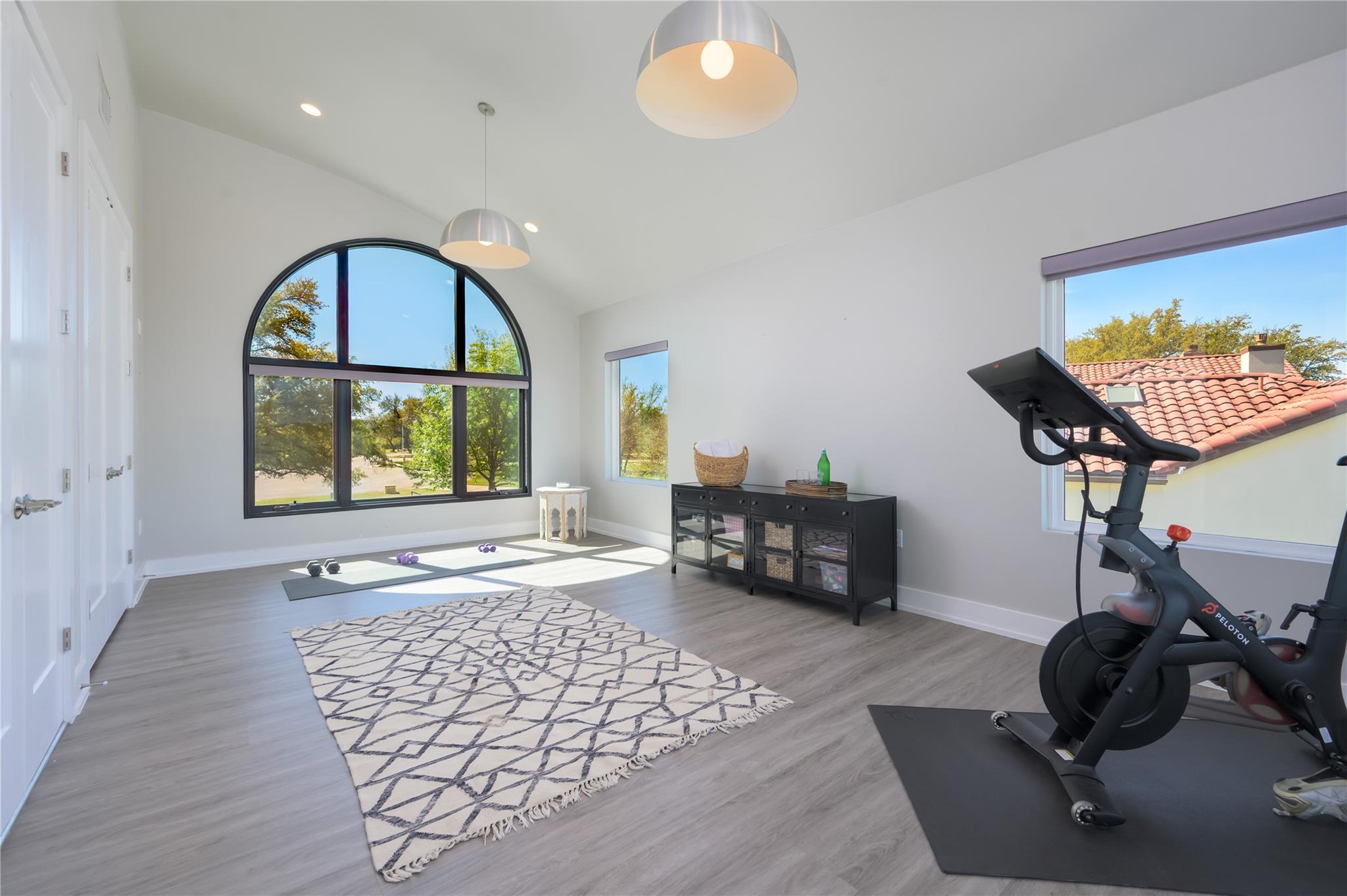 4300 Derrick Cv, Spicewood, TX 78669