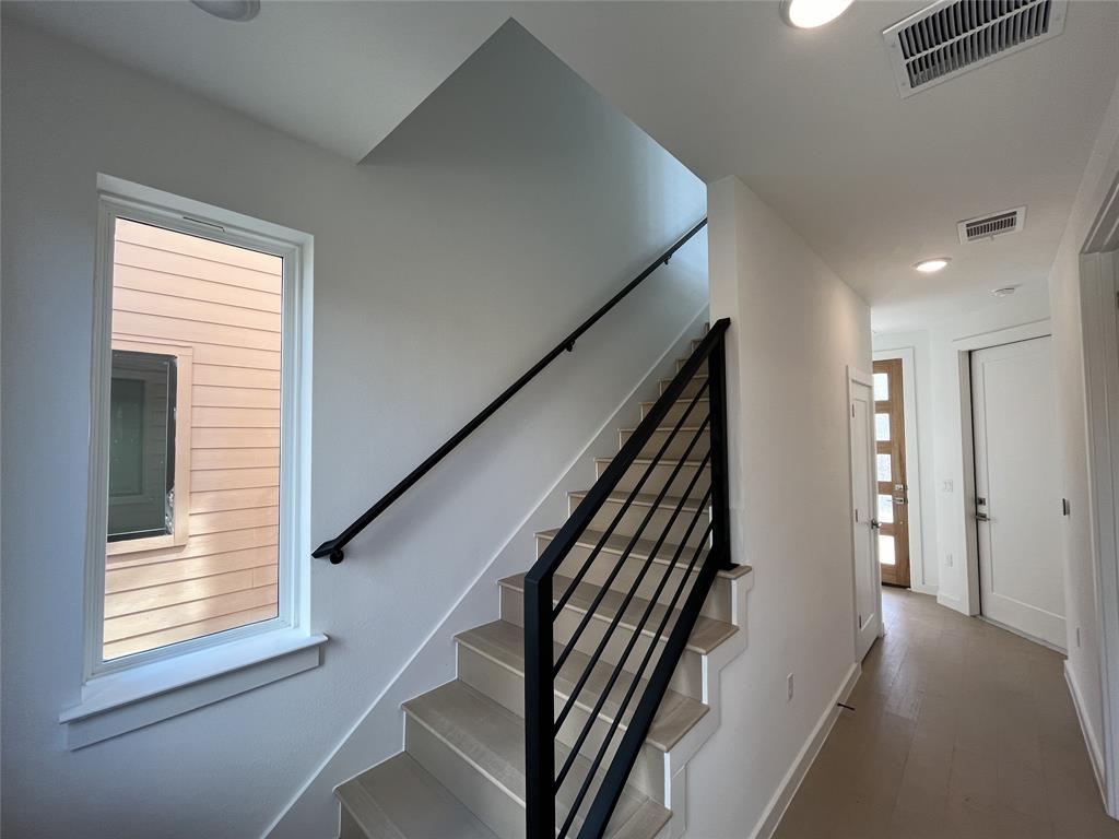 6825 Wolfcreek Pass # 3, Austin, TX 78749