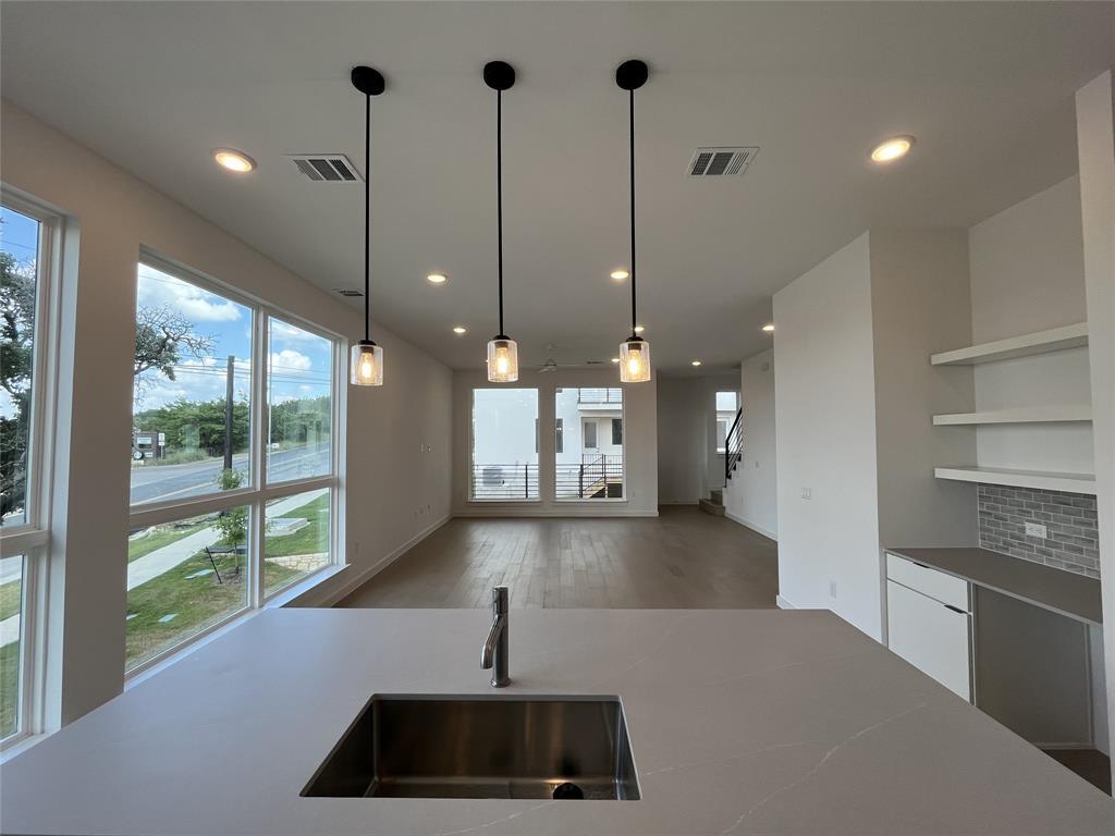 6825 Wolfcreek Pass # 3, Austin, TX 78749