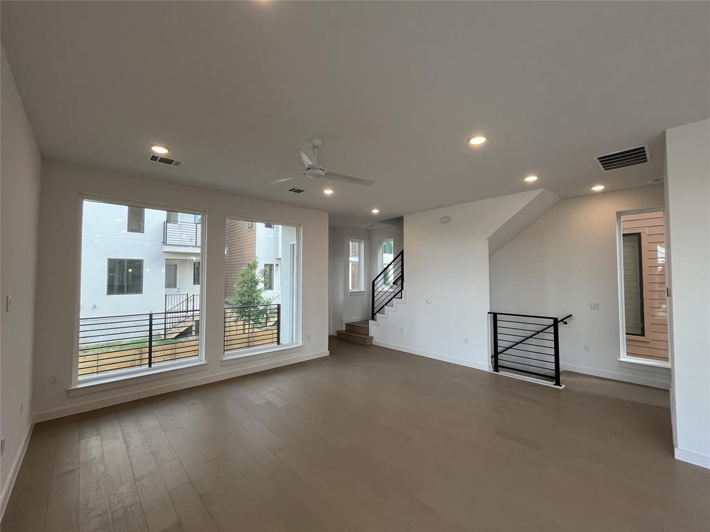 6825 Wolfcreek Pass # 3, Austin, TX 78749